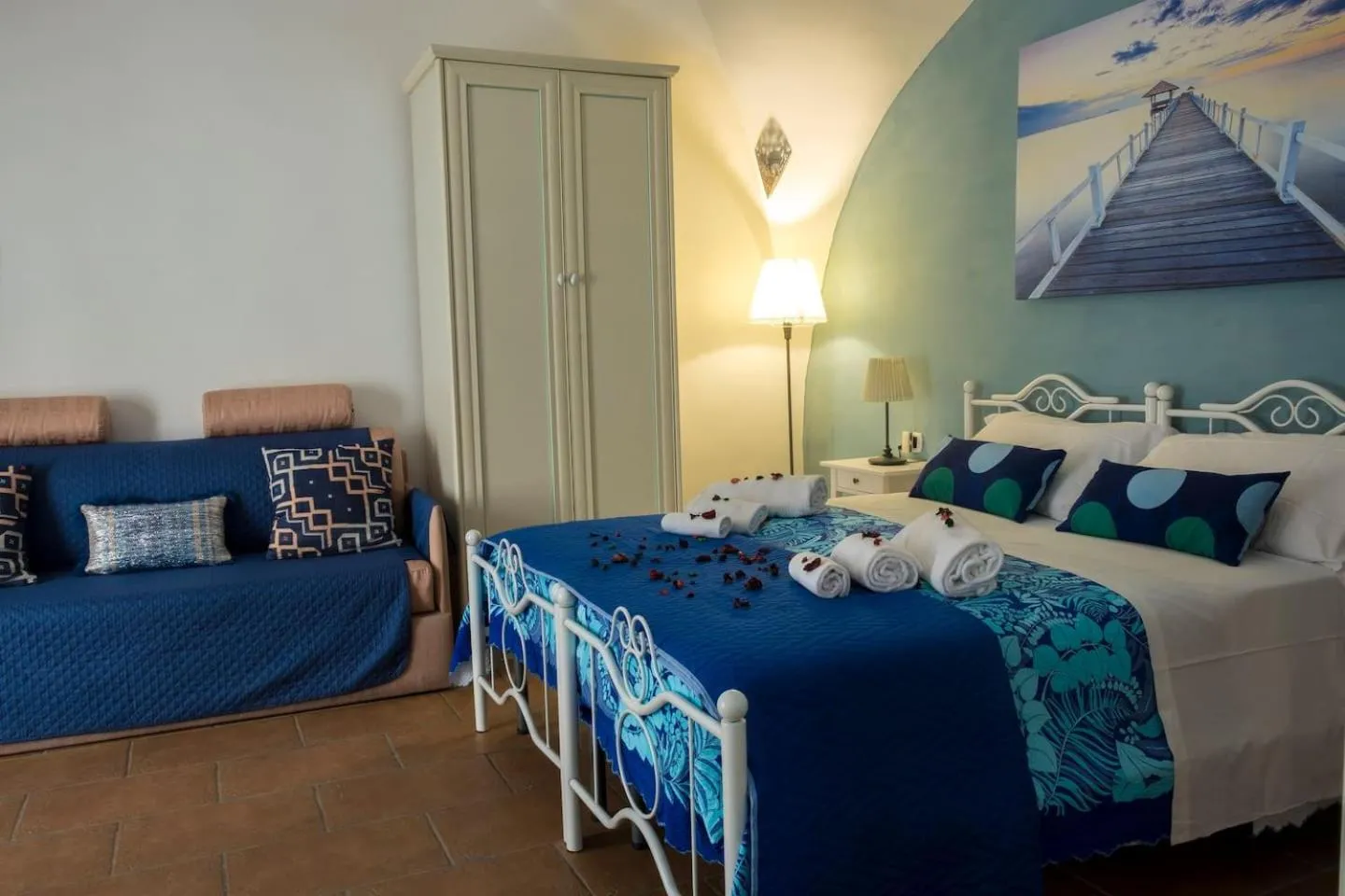 Bed in Little House Napoli