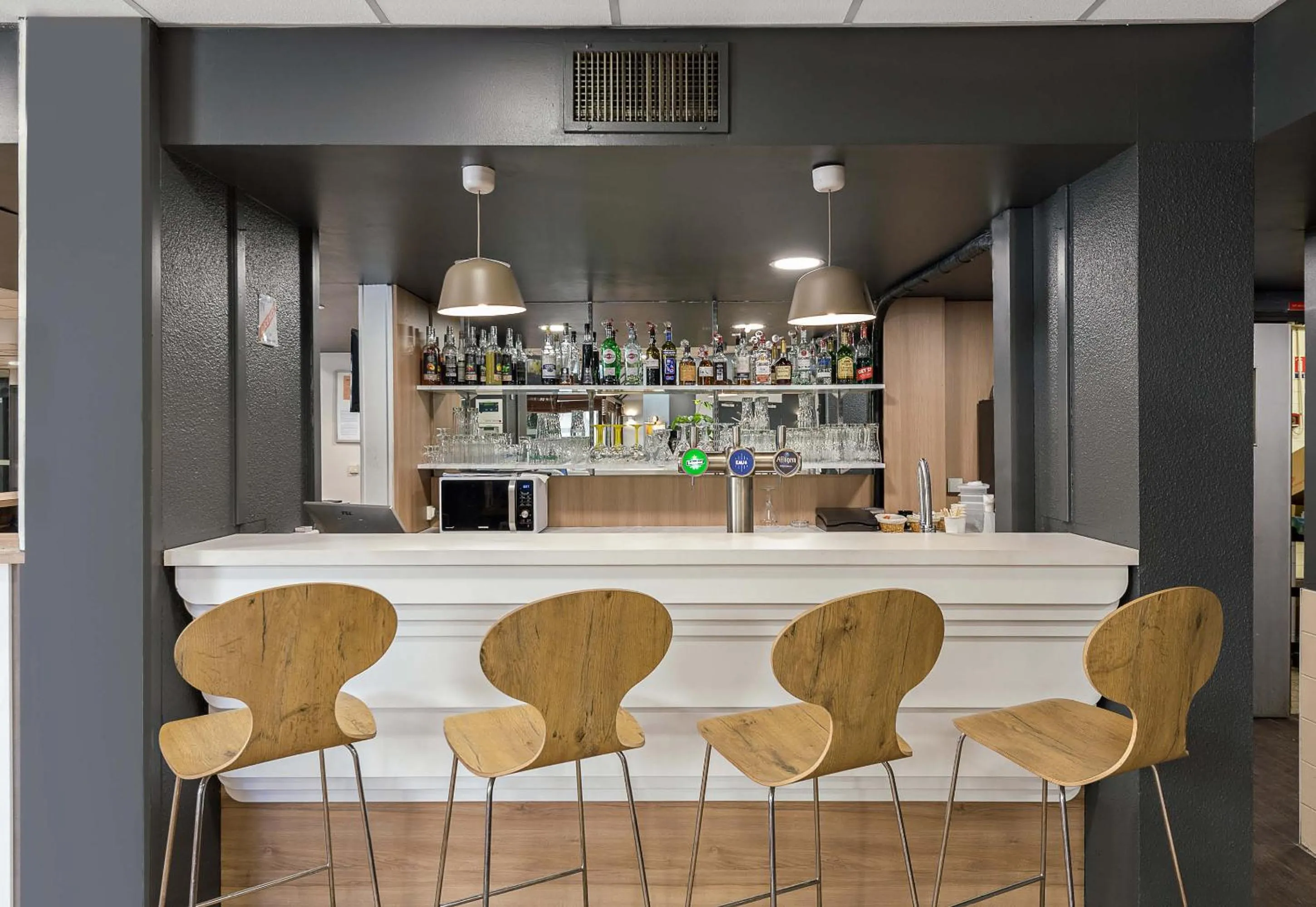 Lounge or bar in B&B HOTEL Rouen Centre Rive Droite