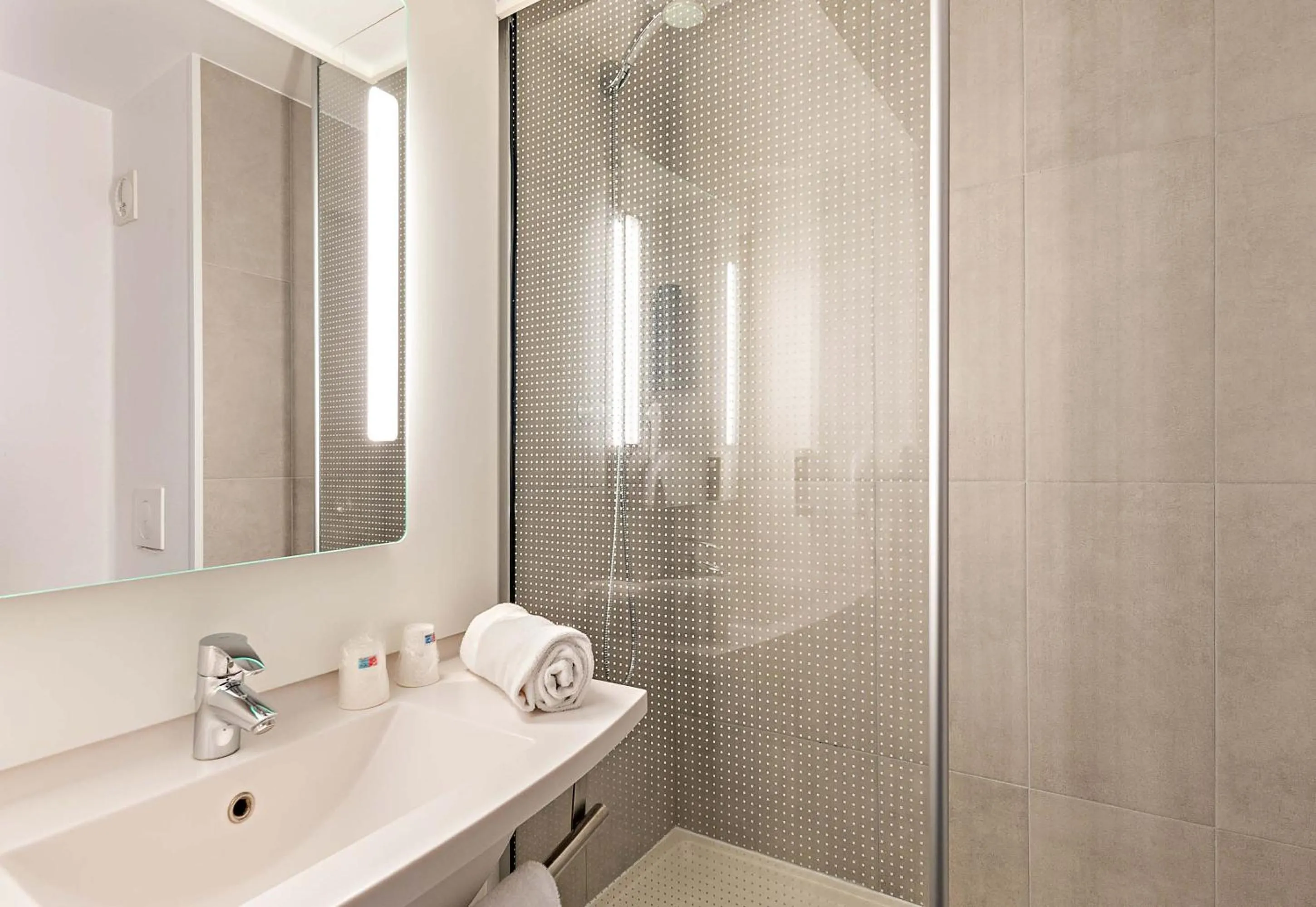 Bathroom in B&B HOTEL Rouen Centre Rive Droite