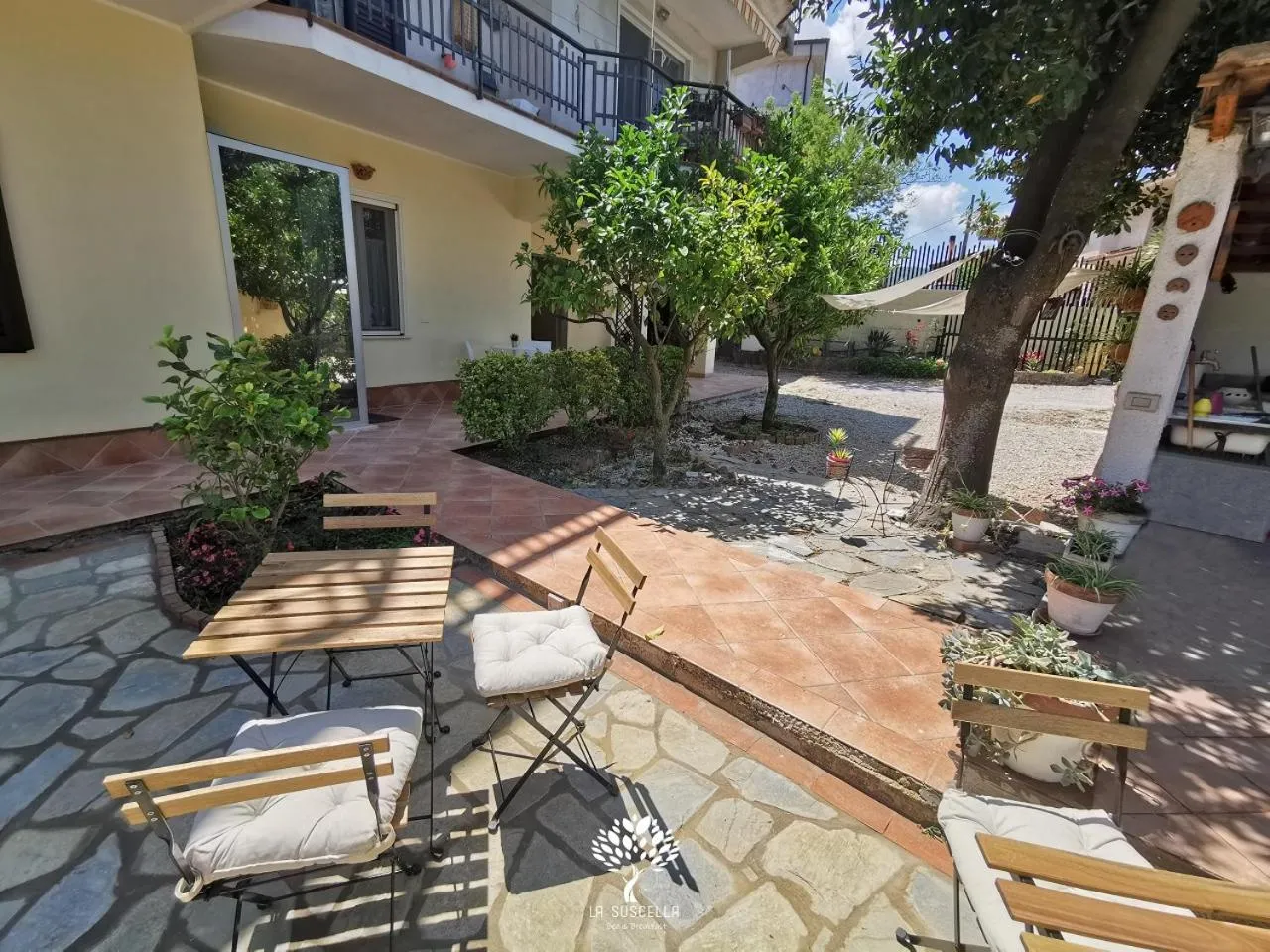 Facade/entrance in La Suscella Bed & Breakfast