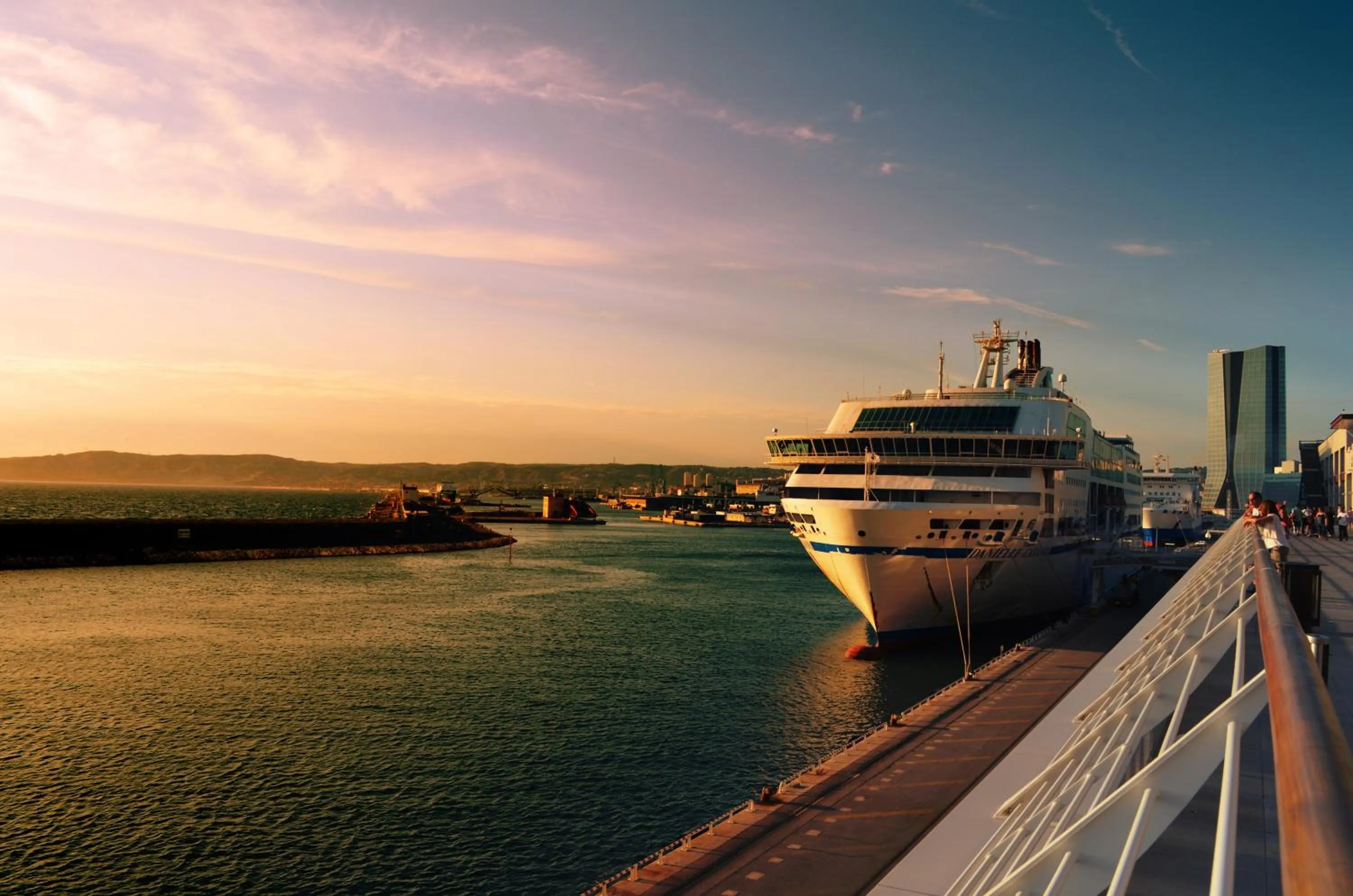 Area and facilities in ibis Marseille Centre Euromed