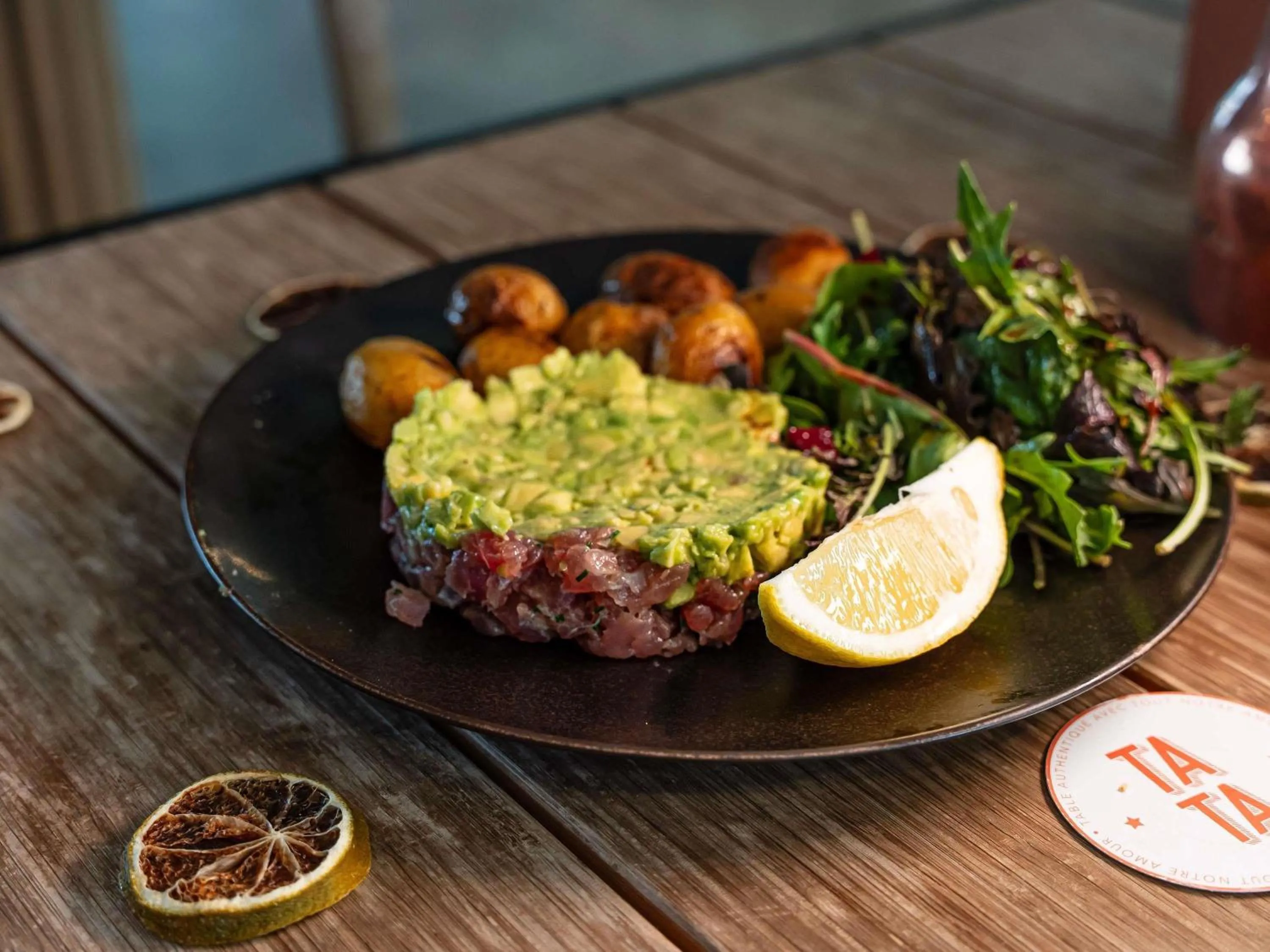 Restaurant/places to eat in ibis Marseille Centre Euromed