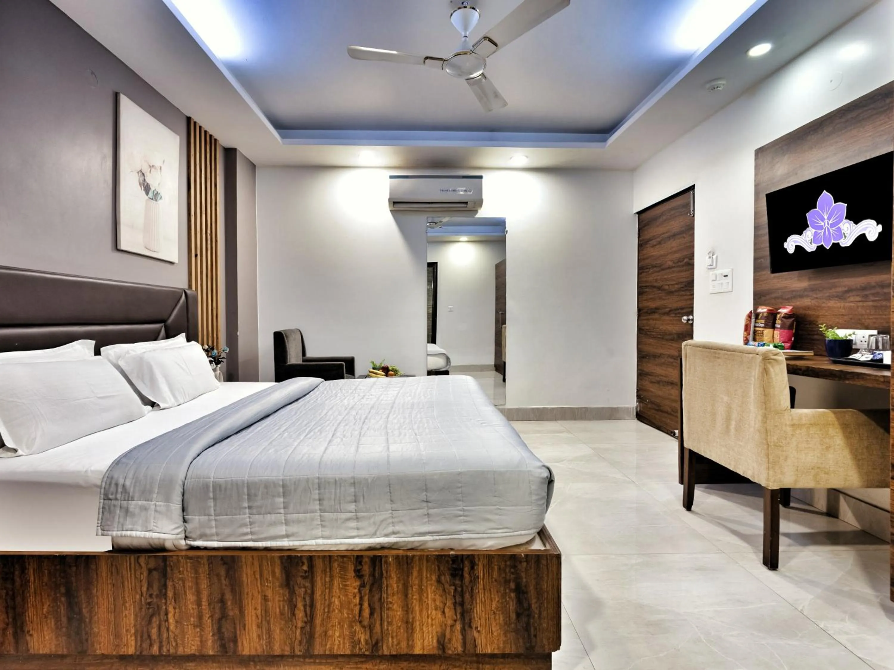 Photo of the whole room, Bed in Hotel Aerocity Purple Orchid