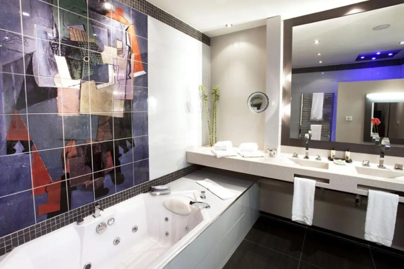 Bathroom in Hôtel & Spa Vatel