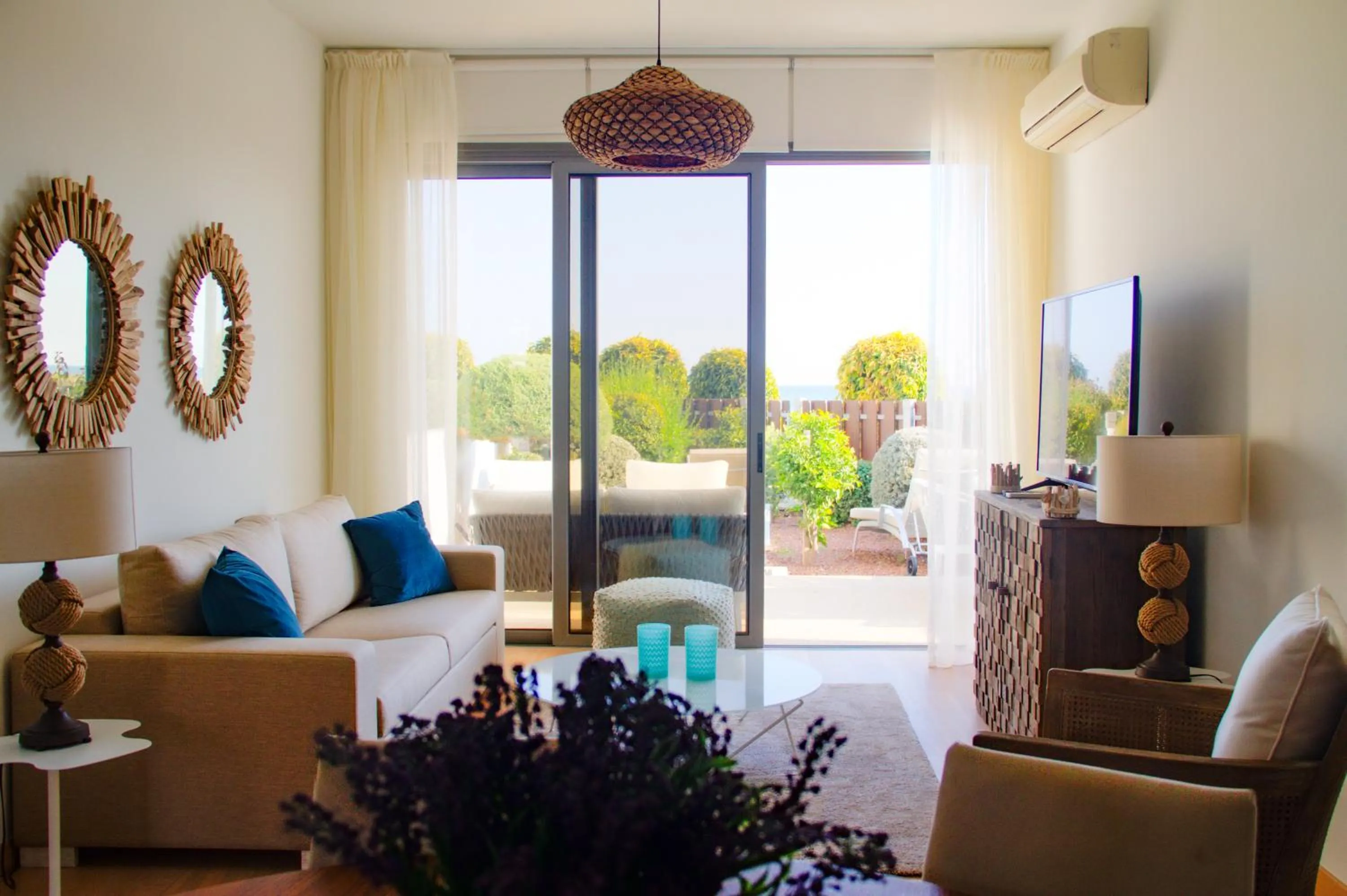 Living room in Atlantis Gardens