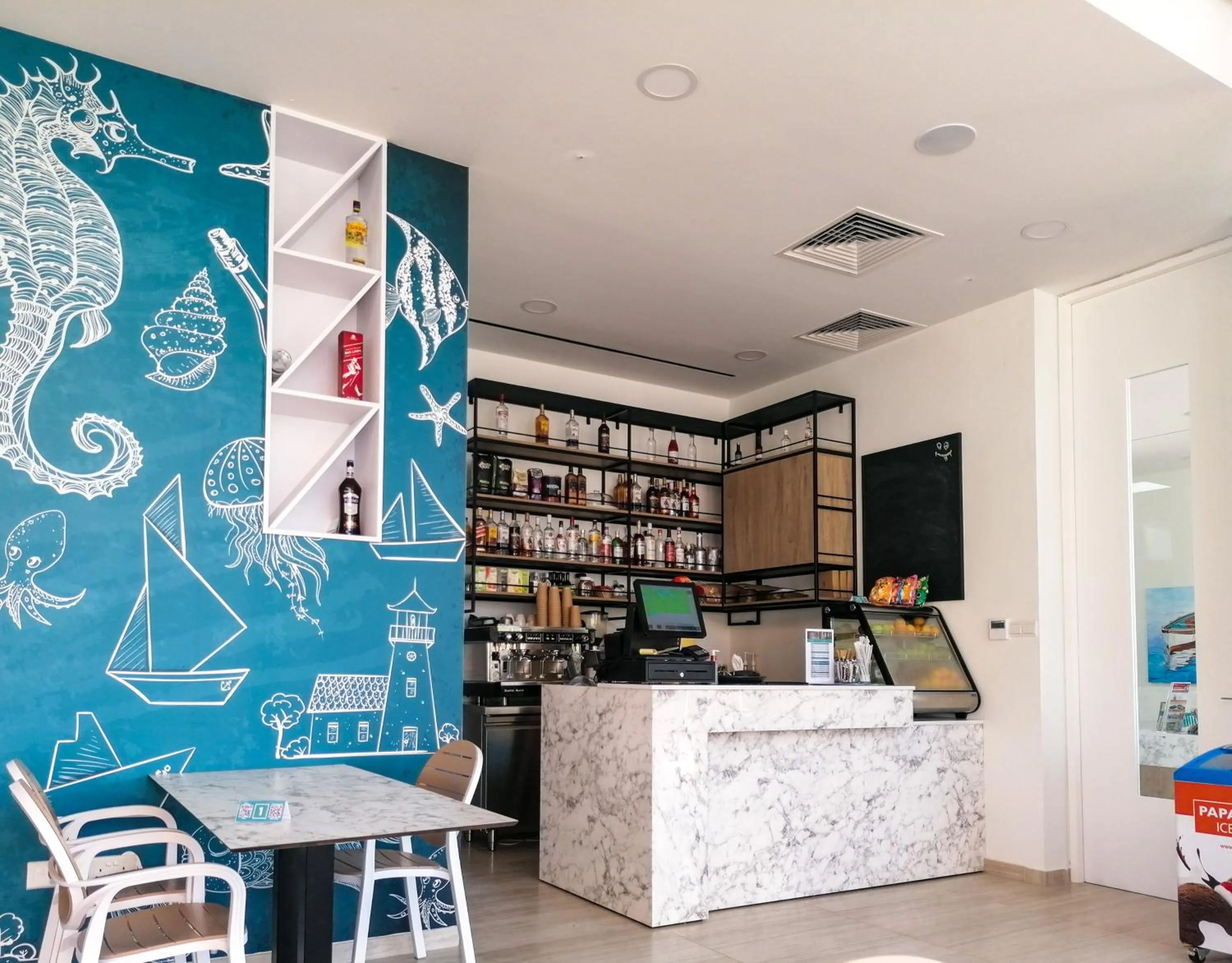 Restaurant/places to eat in Atlantis Gardens