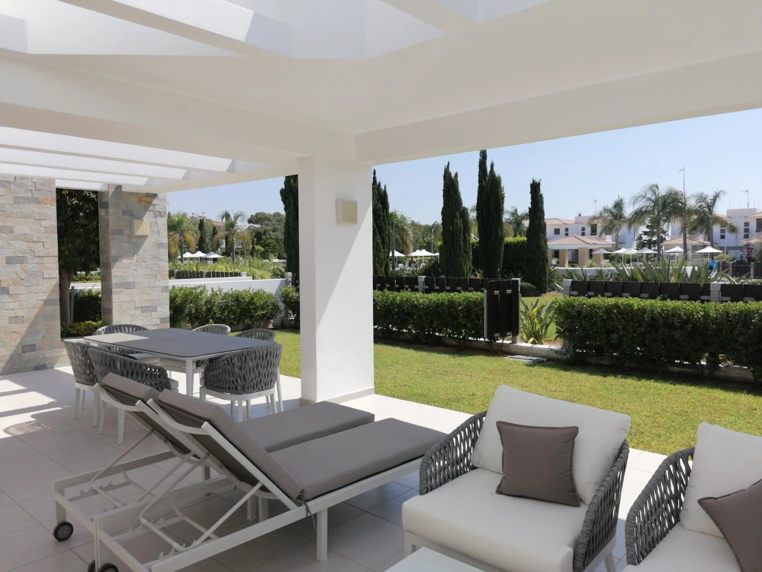 Patio in Atlantis Gardens