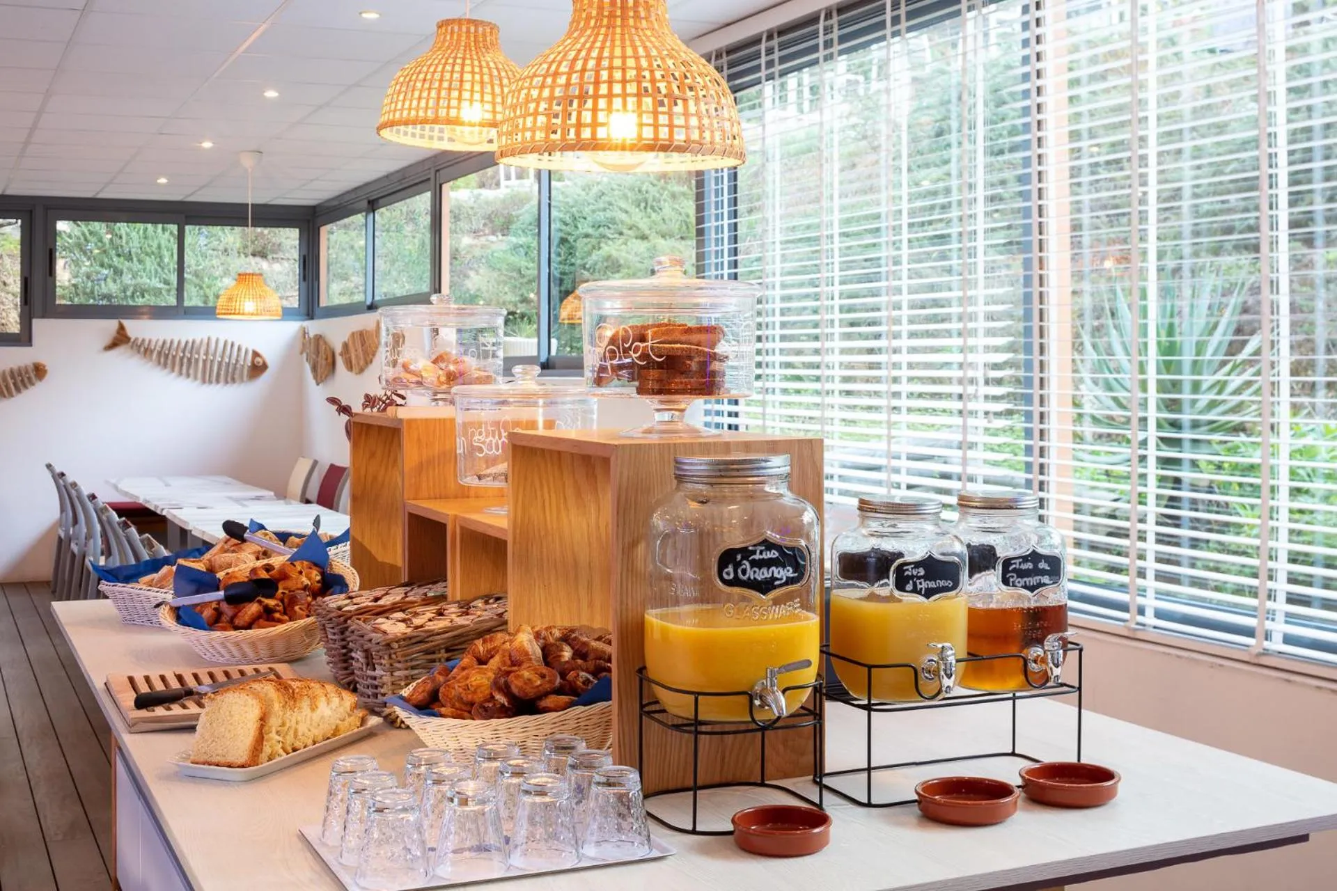 Buffet breakfast in Hotel Residence Les Medes