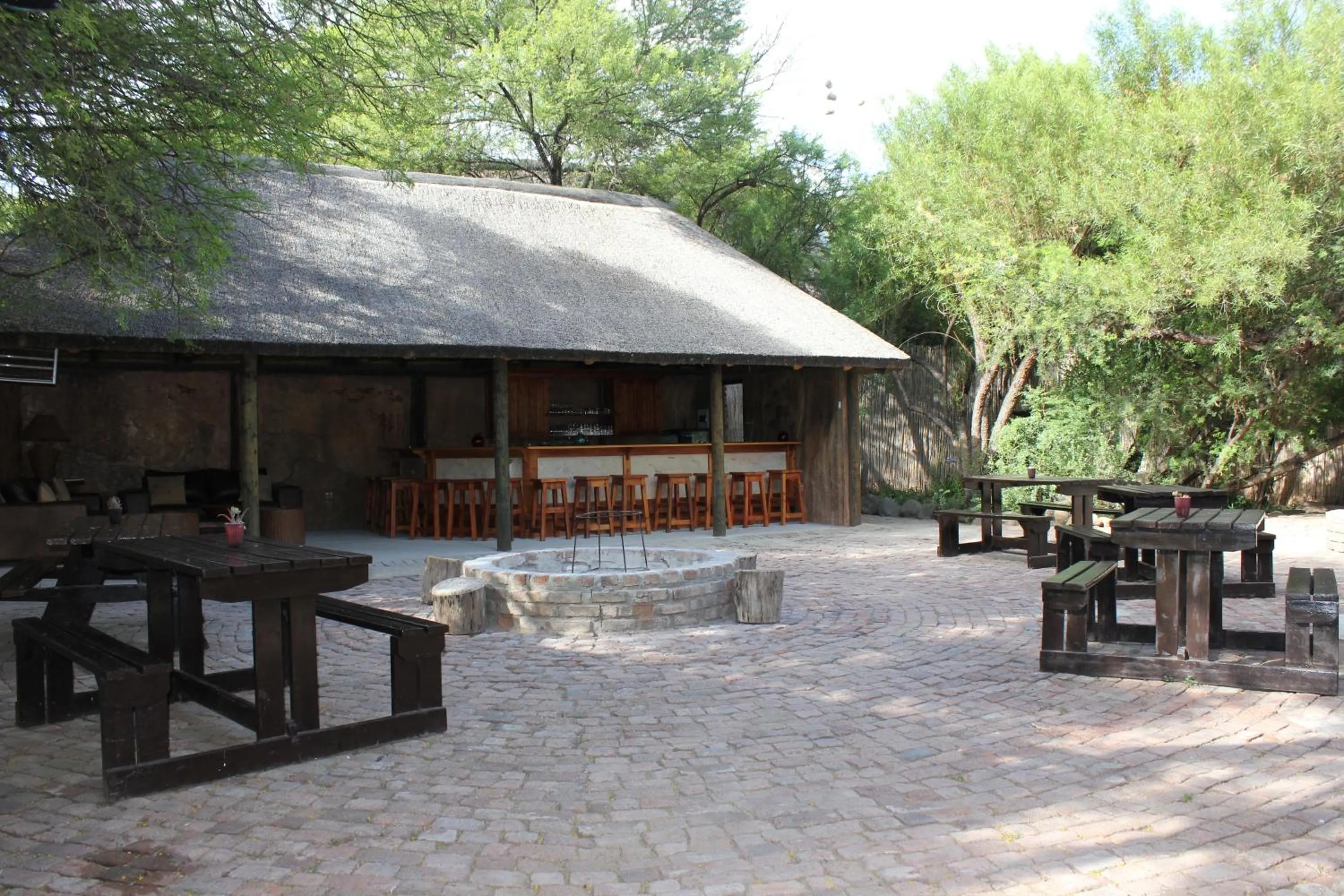 Lounge or bar in Ko Ka Tsara Bush Camp