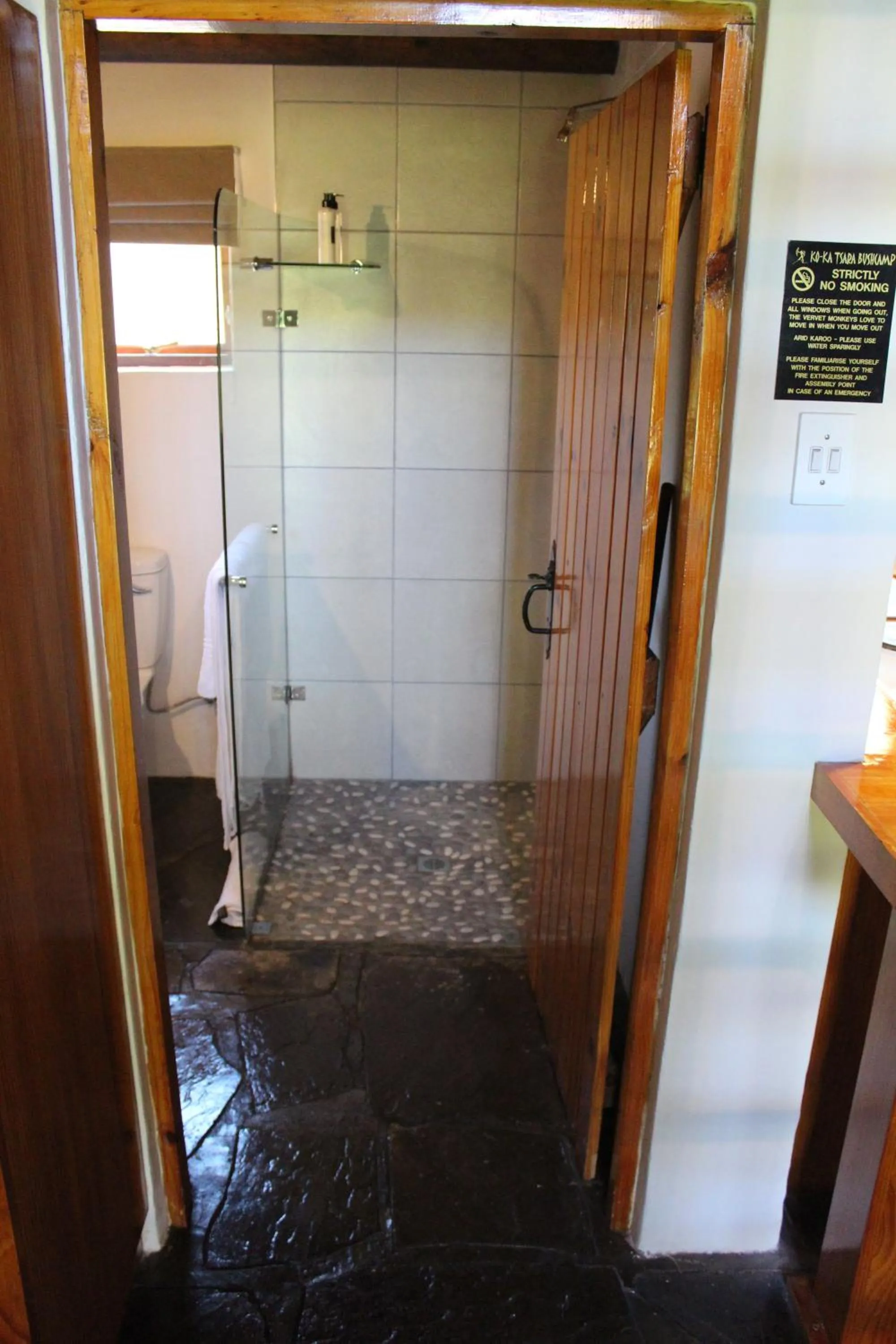 Bathroom in Ko Ka Tsara Bush Camp