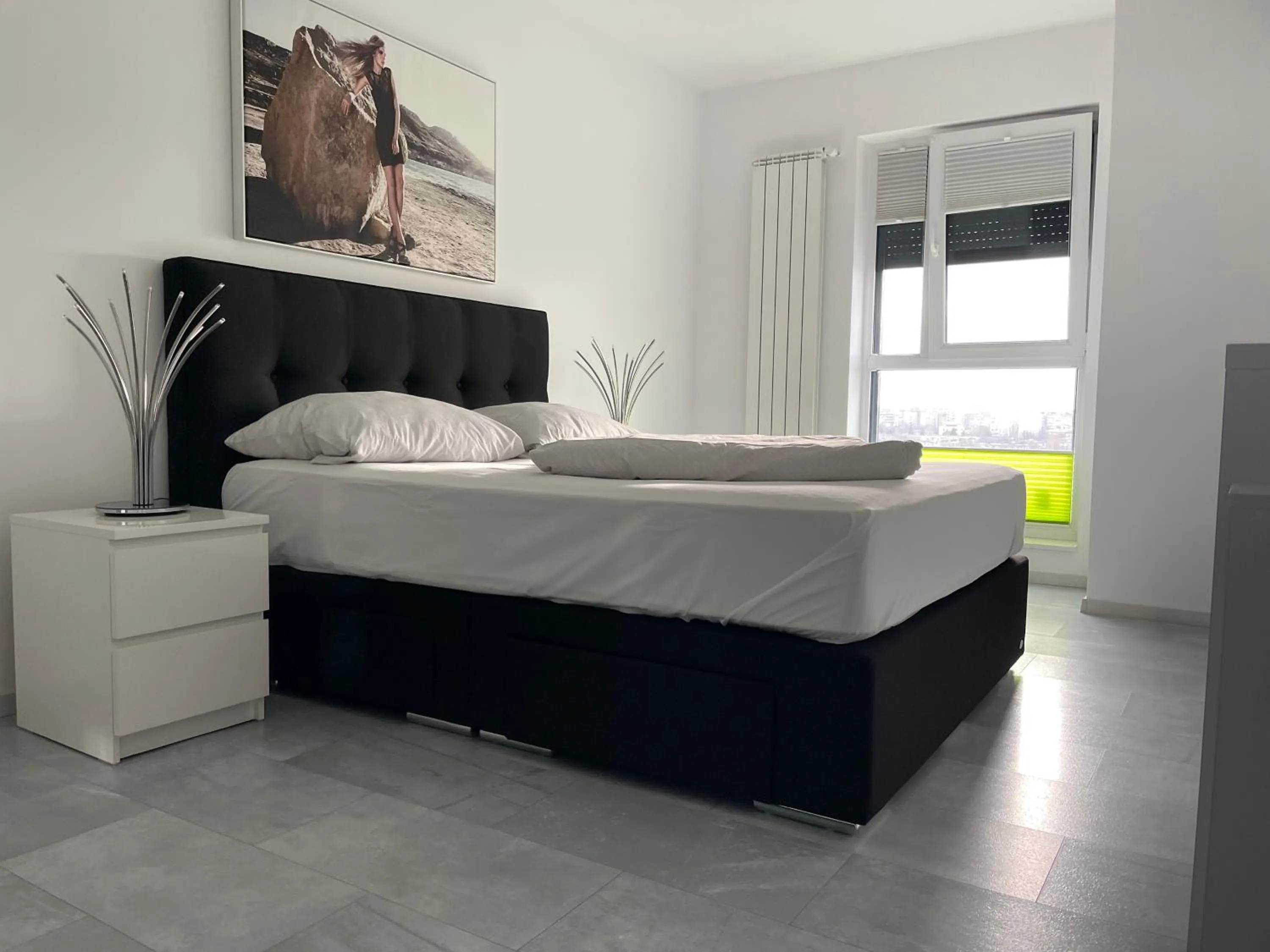 Bed in Luxury Westpark 2 Residence with Lake View