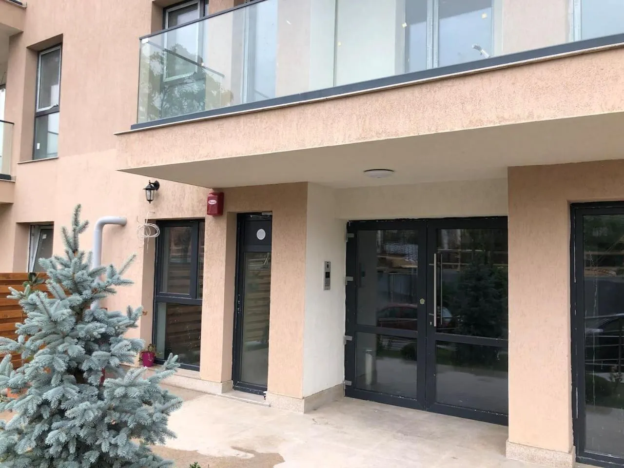 Facade/entrance in Luxury Westpark 2 Residence with Lake View