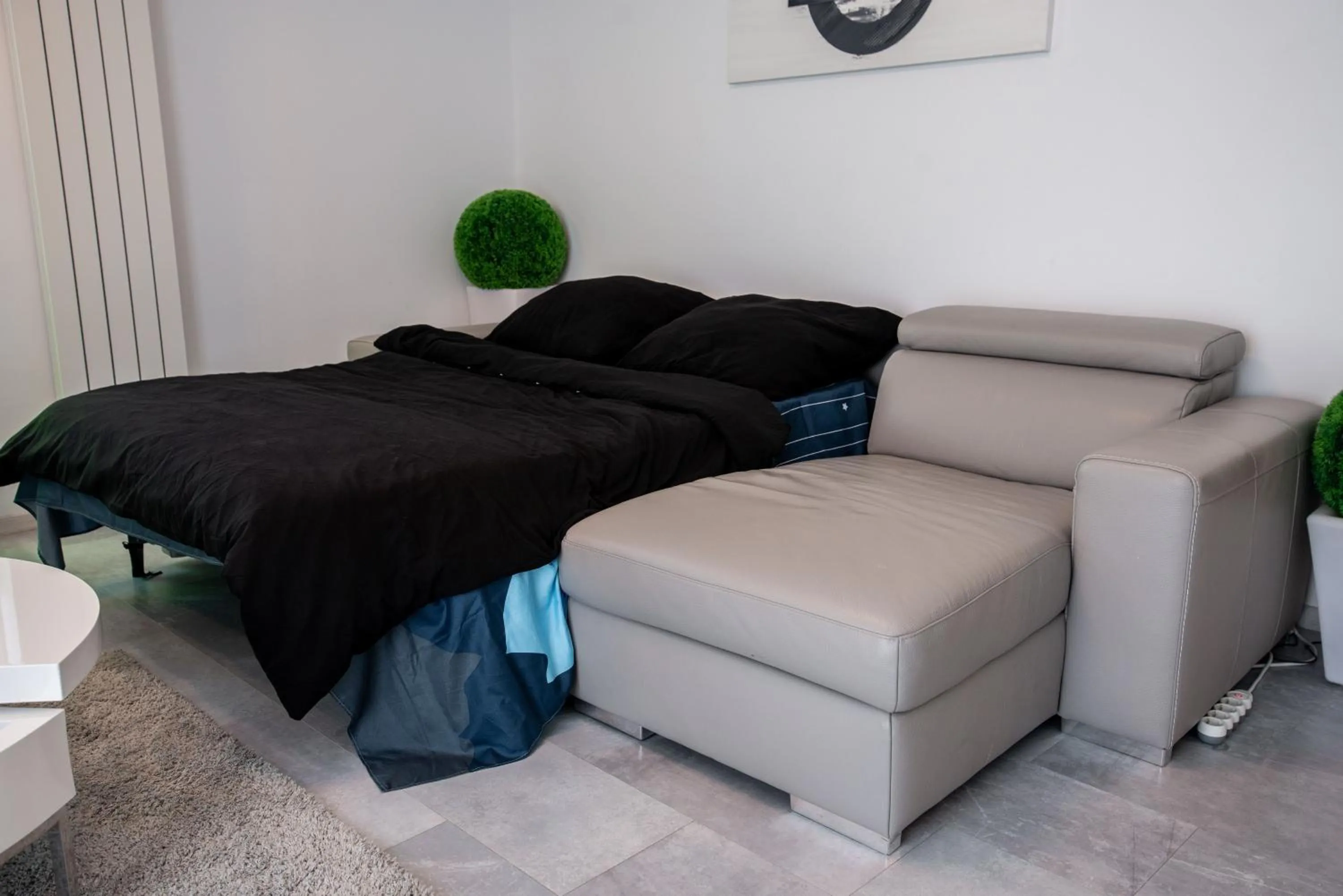 Bed in Luxury Westpark 2 Residence with Lake View