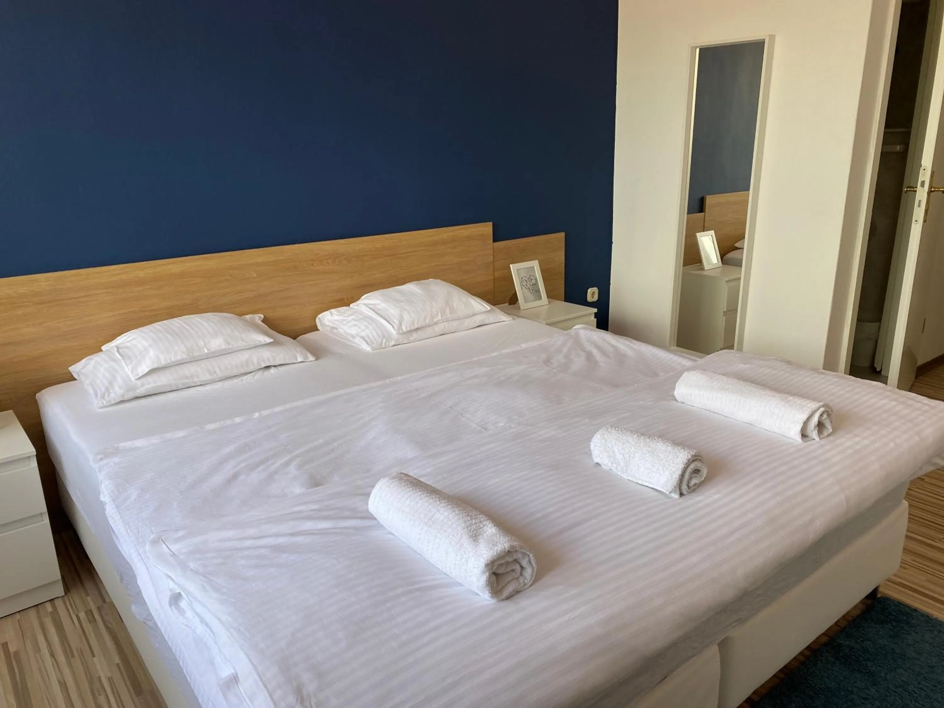 Standard Twin Room with Sofa in Élmény Balaton Hotel