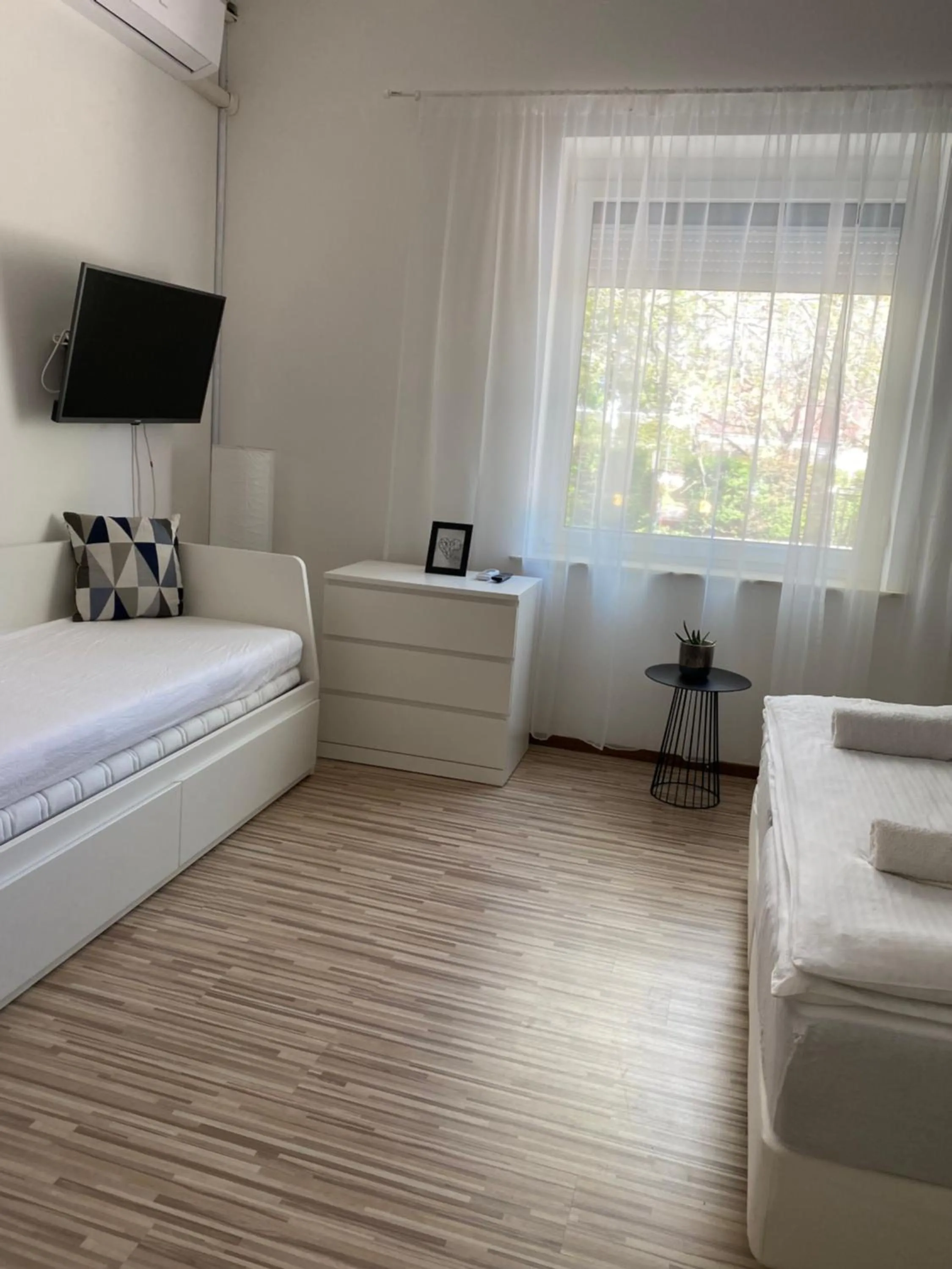 Standard Twin Room with Sofa in Élmény Balaton Hotel