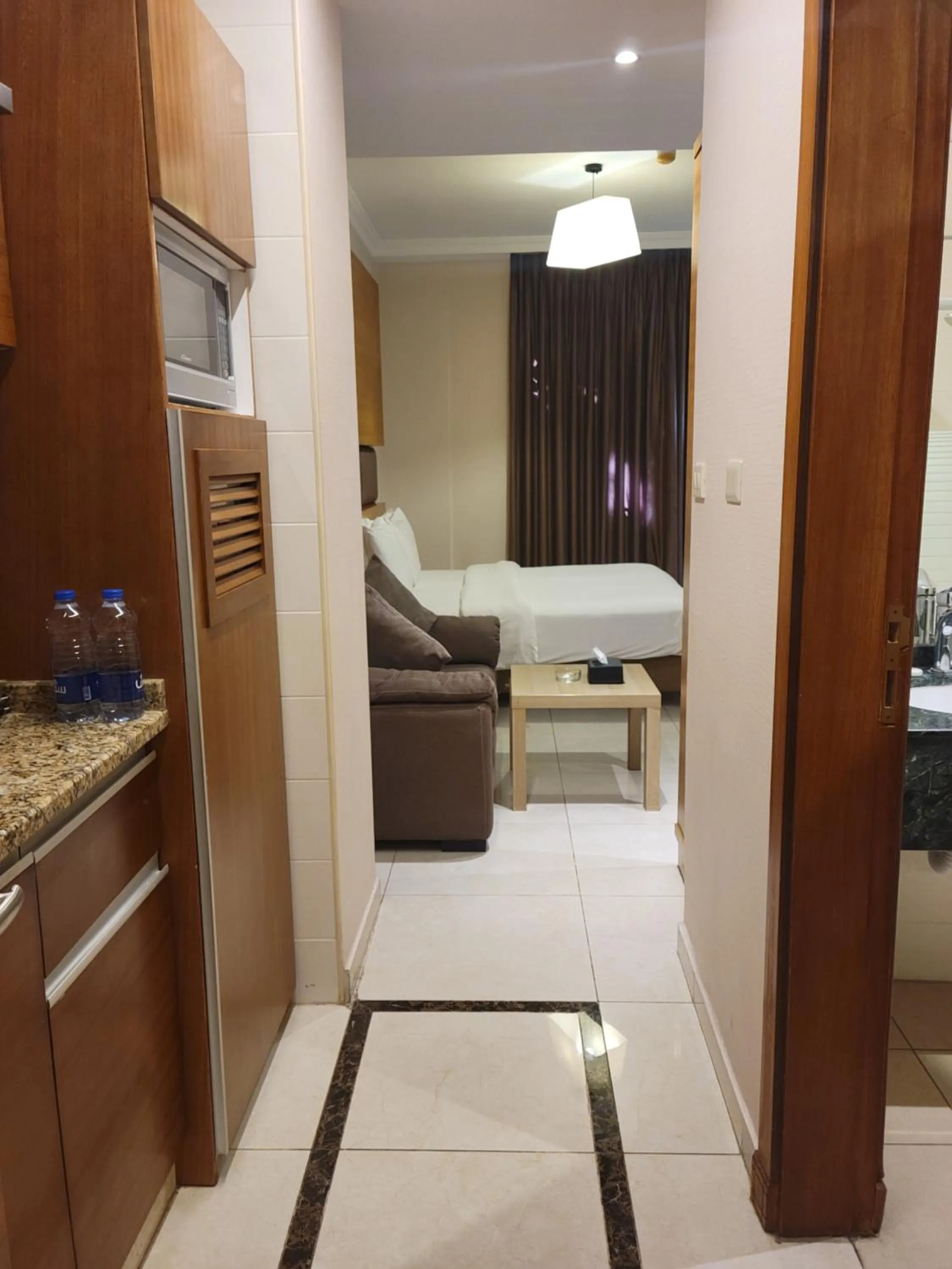 kitchen in Big Ben Hotel Suites