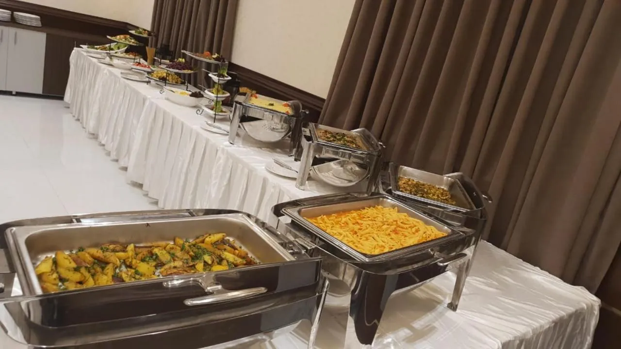 Dinner in Big Ben Hotel Suites