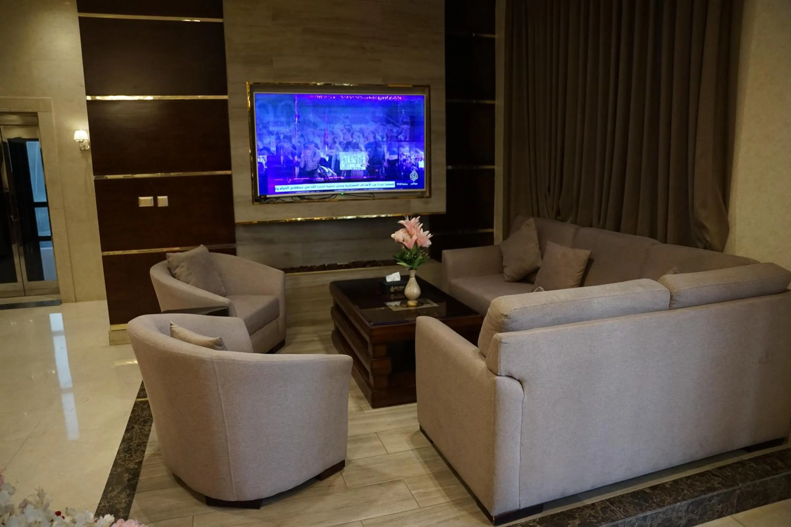 Lobby or reception in Big Ben Hotel Suites