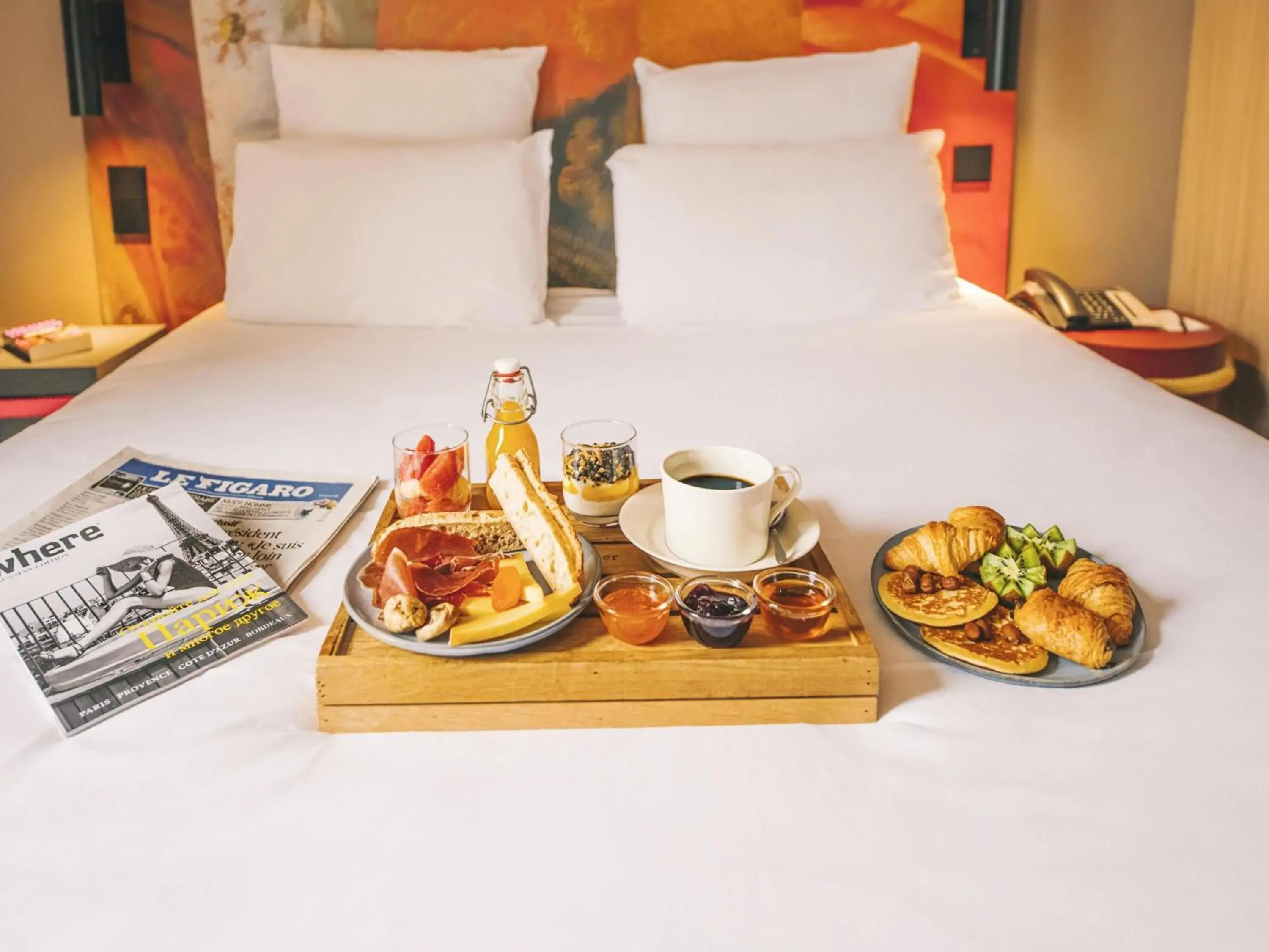 Bedroom, Bed in Mercure Paris Alesia Bedroom, Bed in Mercure Paris Alesia