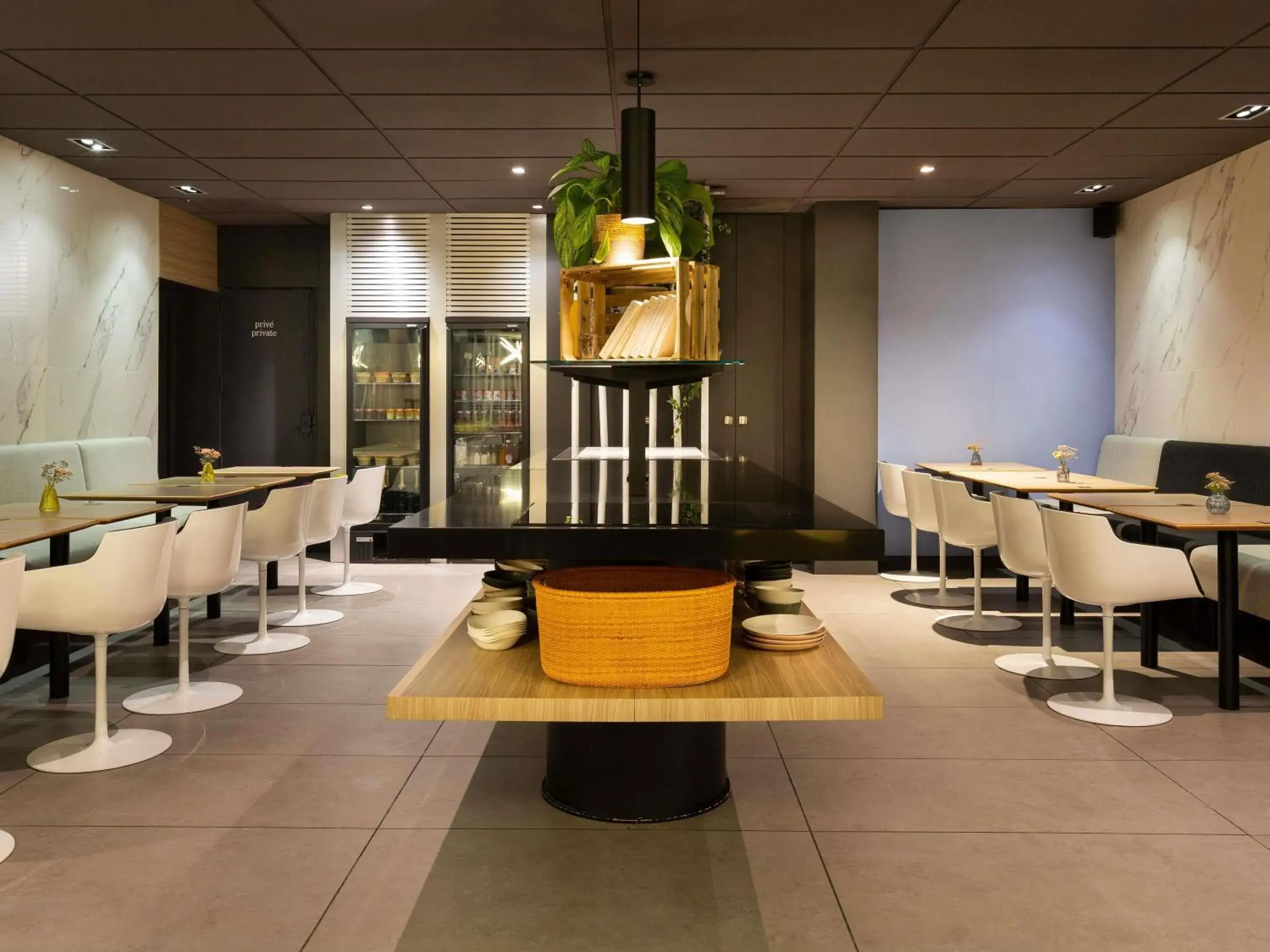 Lounge or bar in Mercure Paris Alesia Lounge or bar in Mercure Paris Alesia