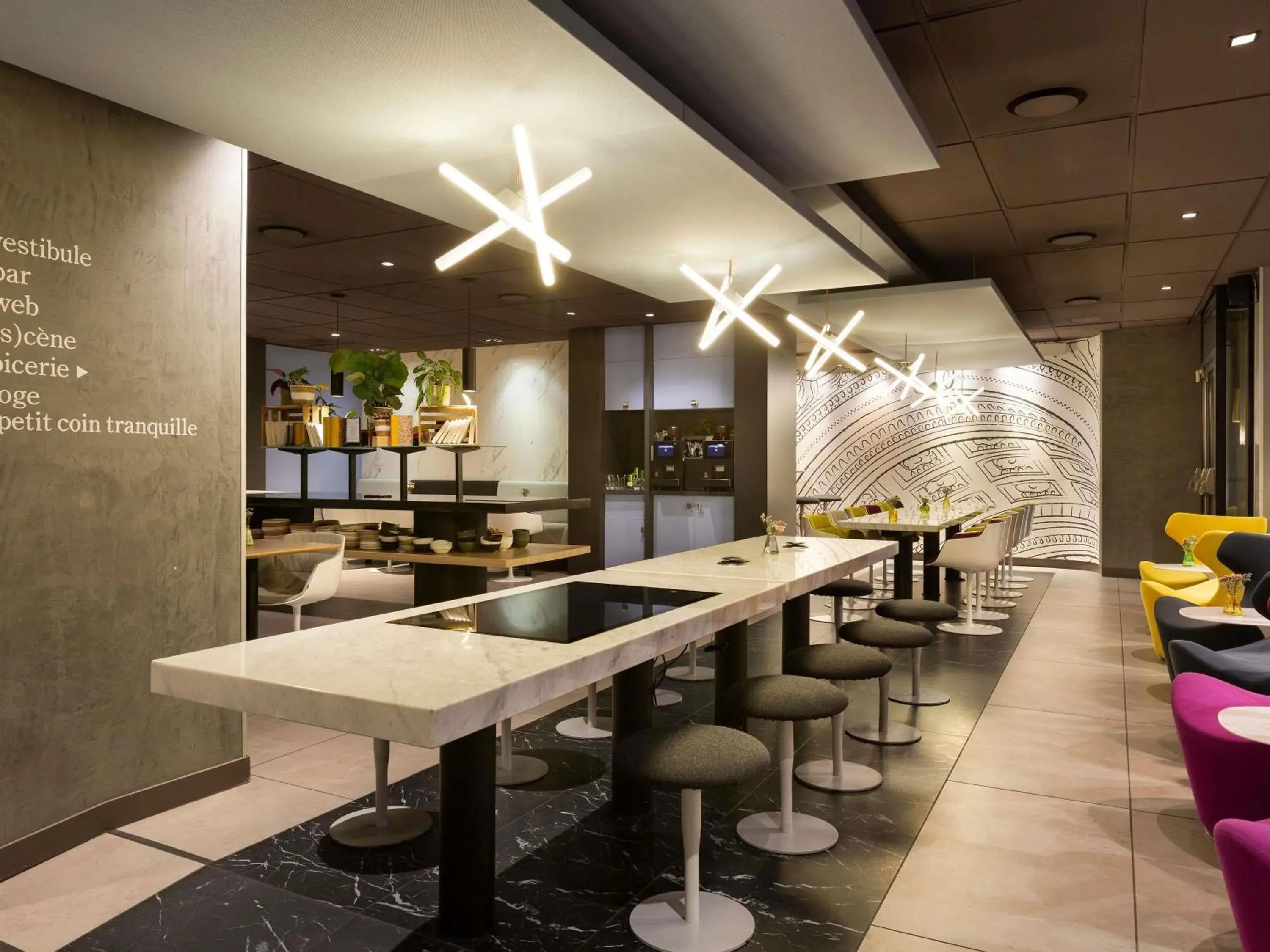 Lounge or bar in Mercure Paris Alesia Lounge or bar in Mercure Paris Alesia