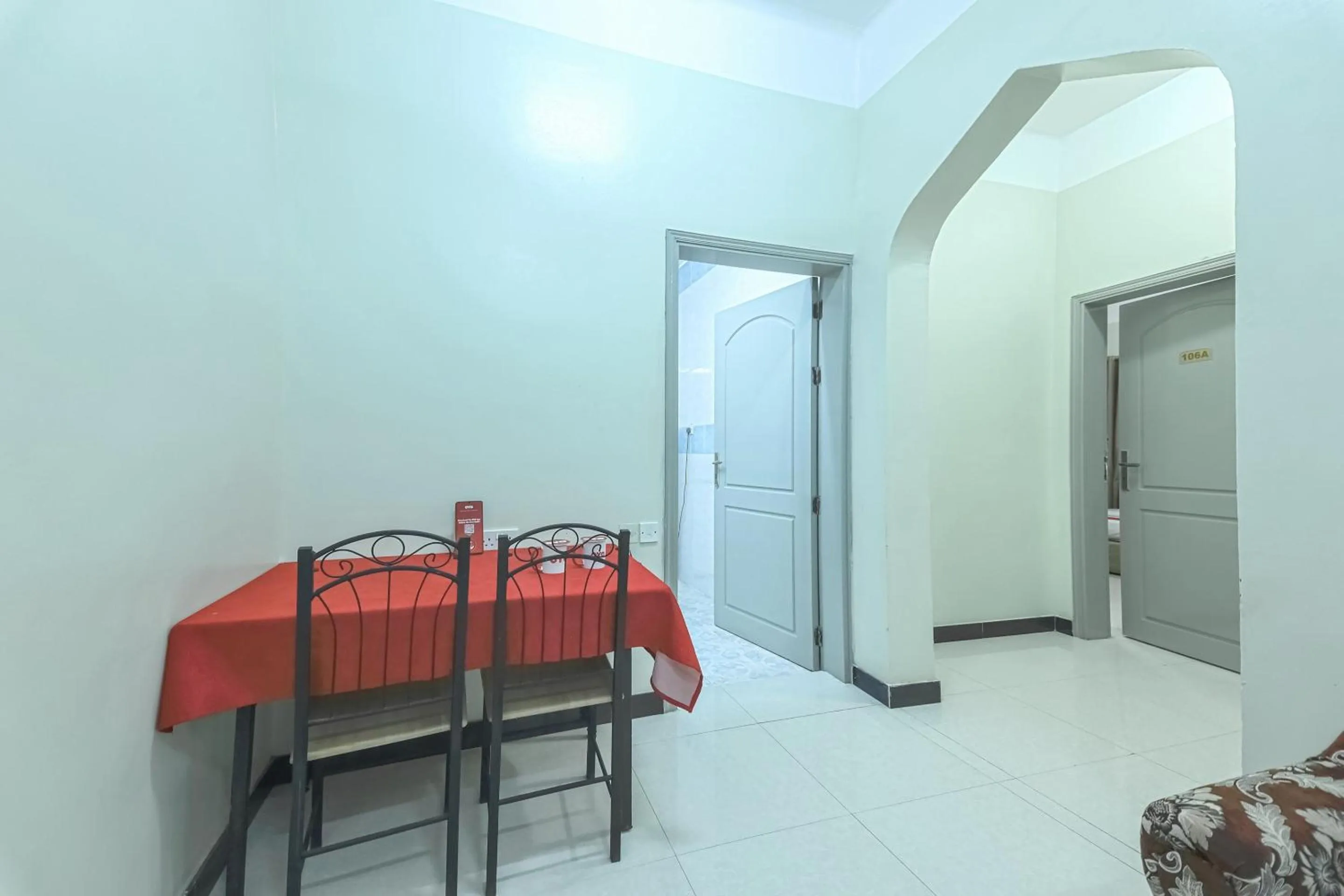 Bedroom in Super OYO 108 Marsa Al Masafar Hotel Apartment