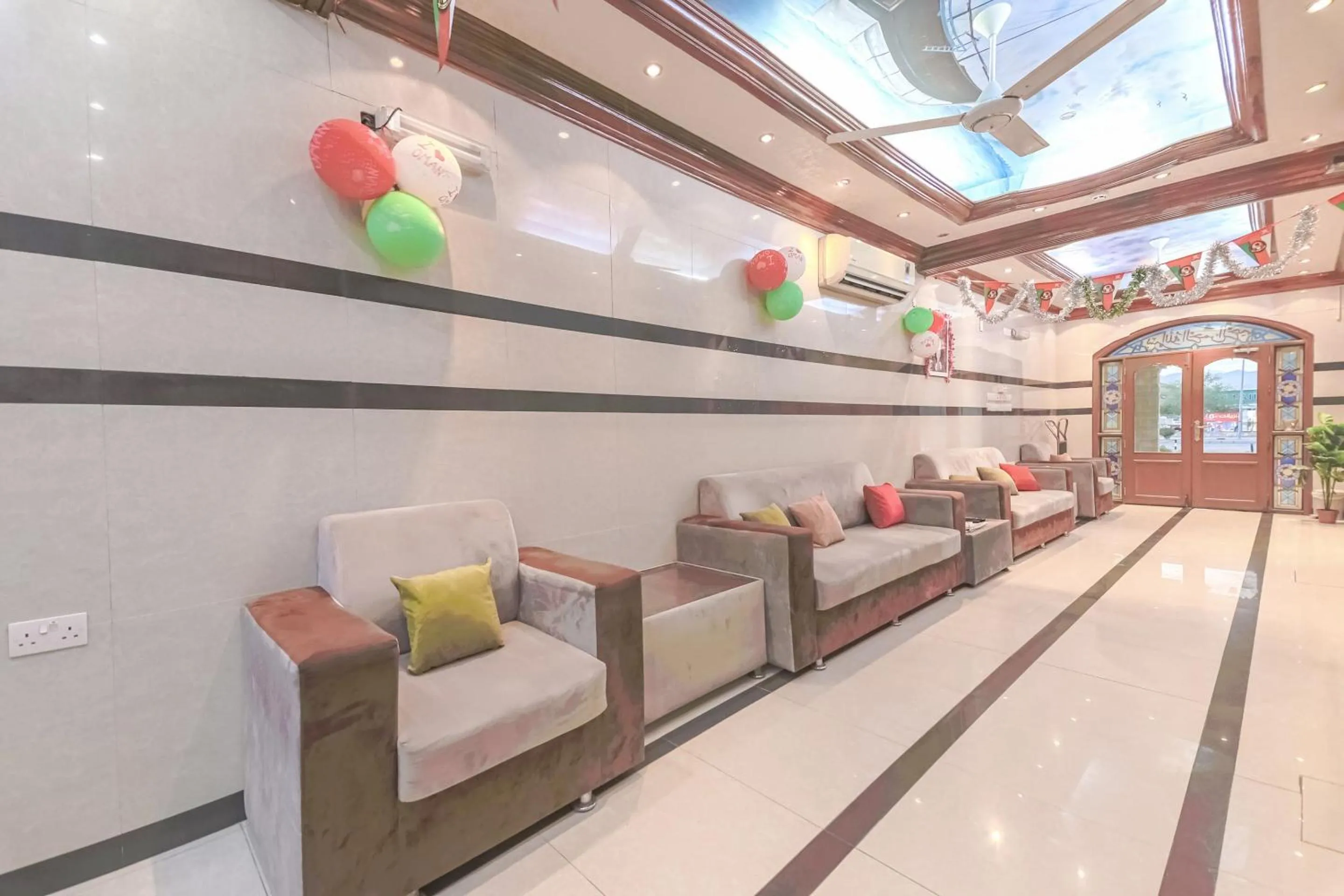 Lobby or reception in Super OYO 108 Marsa Al Masafar Hotel Apartment