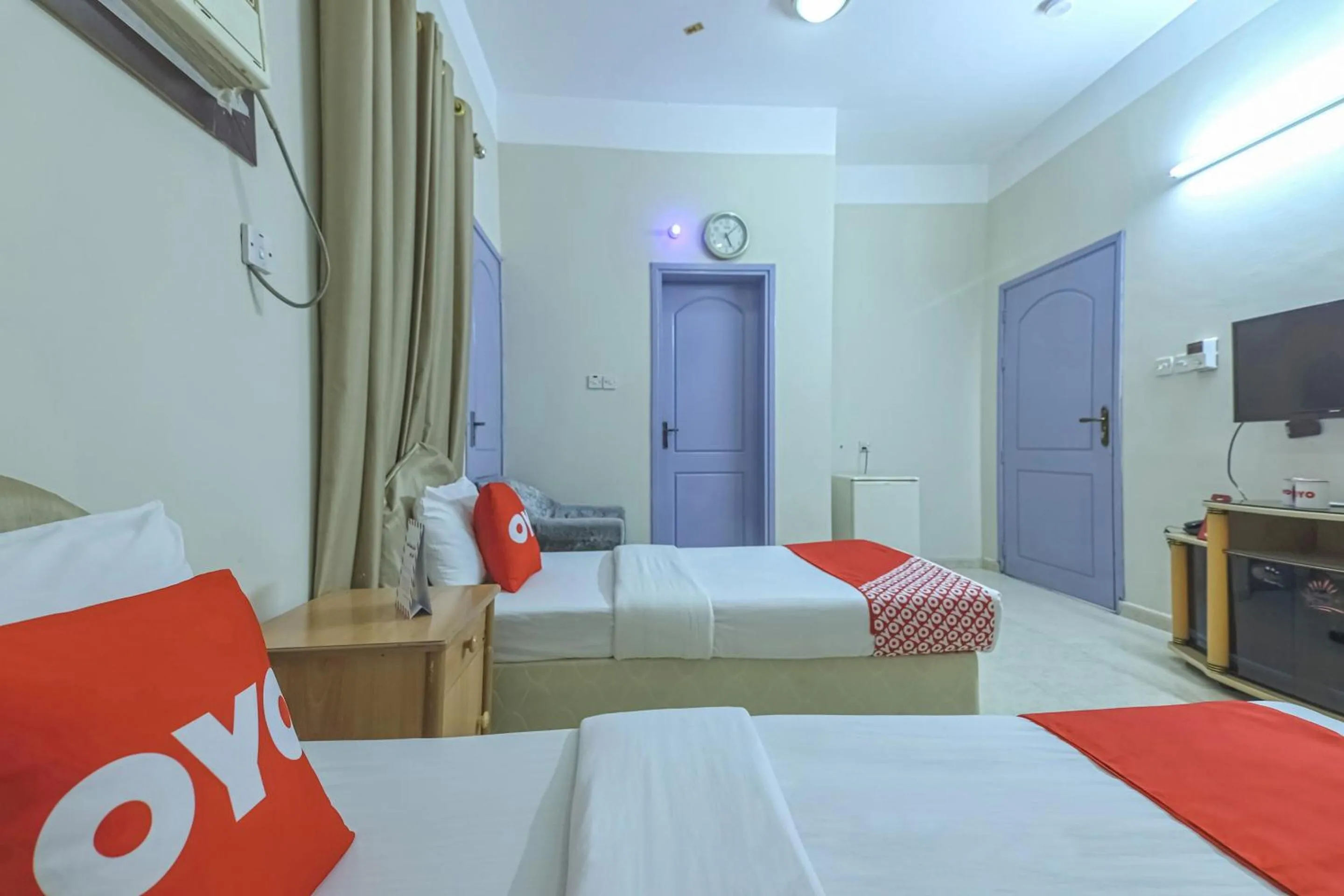 Bedroom in Super OYO 108 Marsa Al Masafar Hotel Apartment