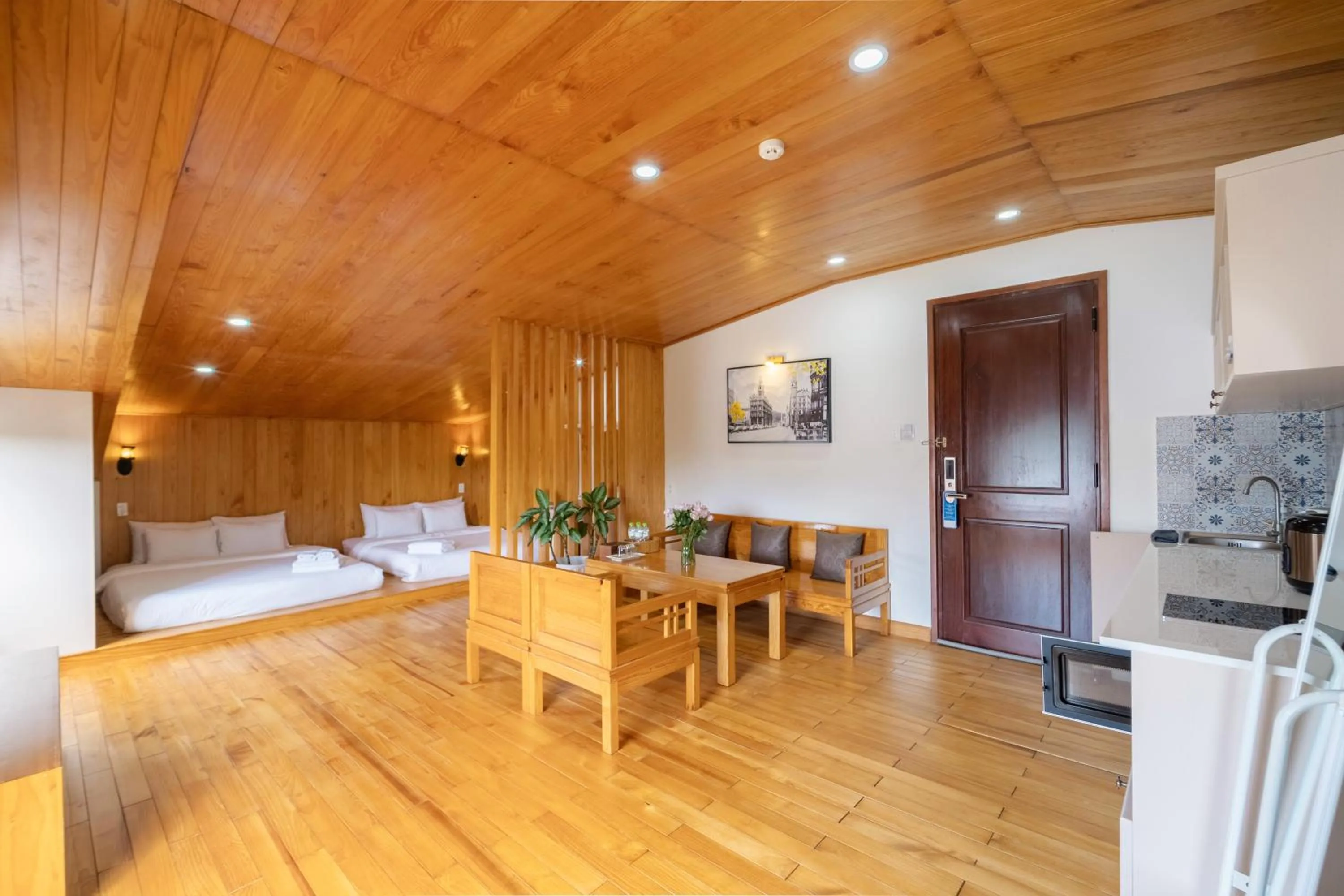 Kitchen or kitchenette, Bed in N Queen Apartment Hotel