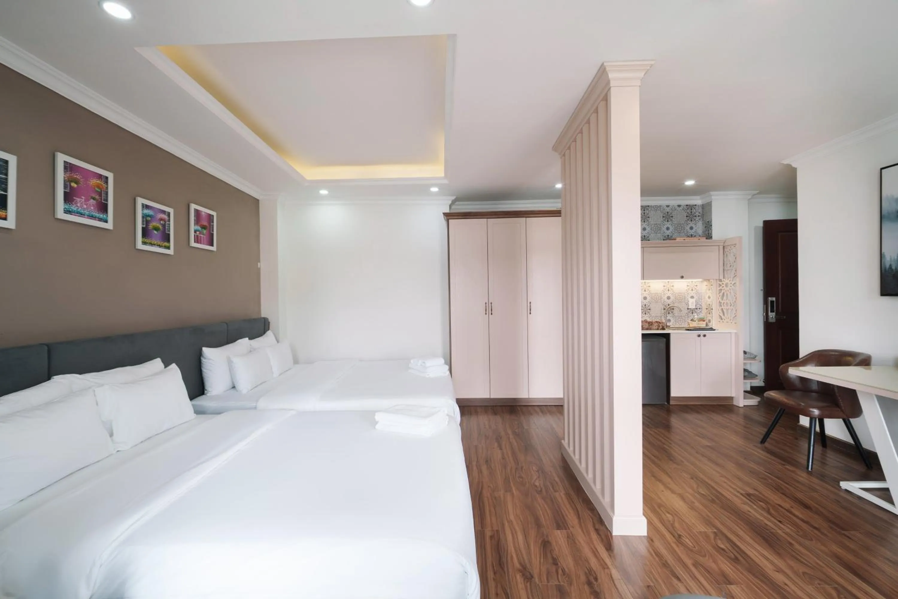 Photo of the whole room, Bed in N Queen Apartment Hotel