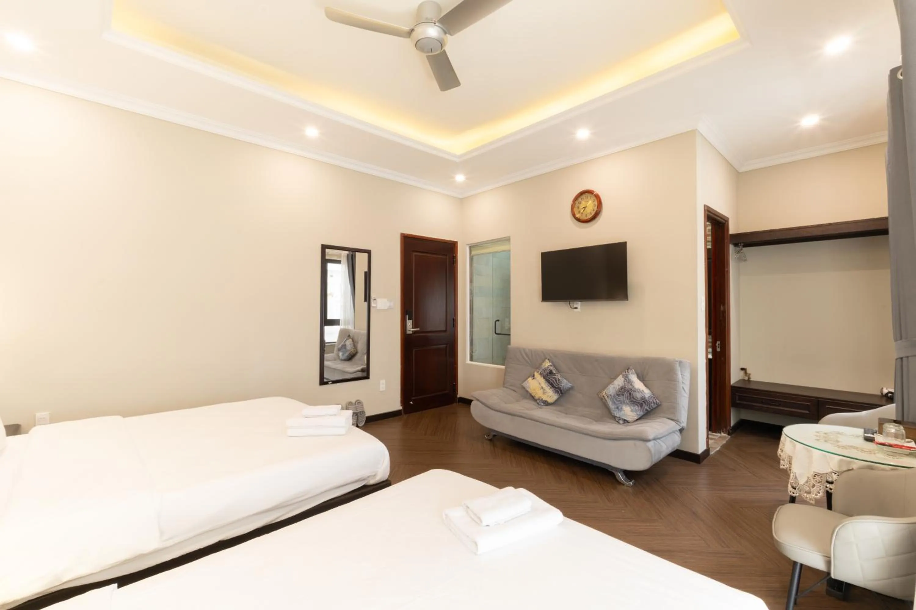 TV and multimedia, Bed in N Queen Apartment Hotel