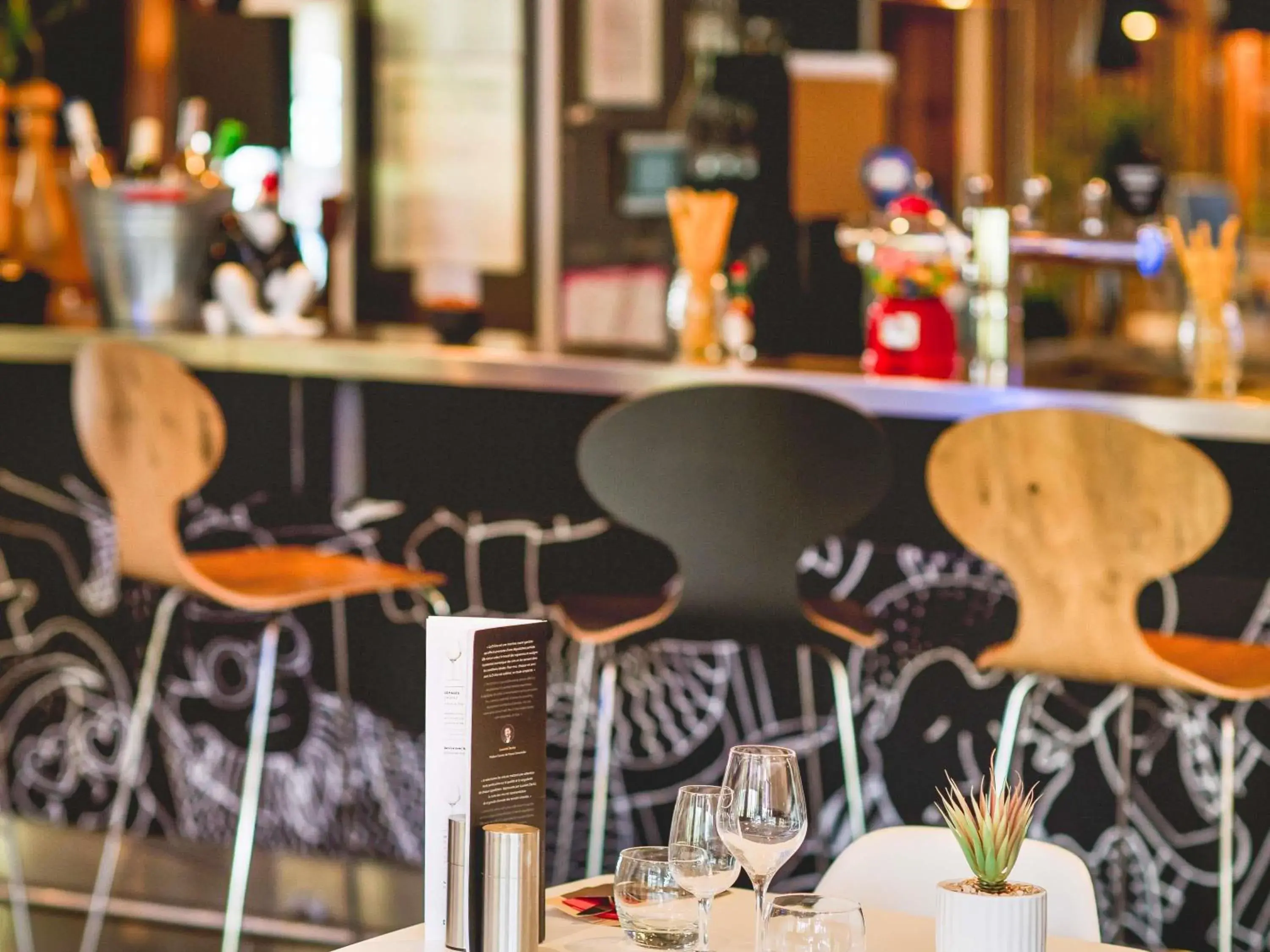 Lounge or bar in ibis Avignon Centre Gare Lounge or bar in ibis Avignon Centre Gare