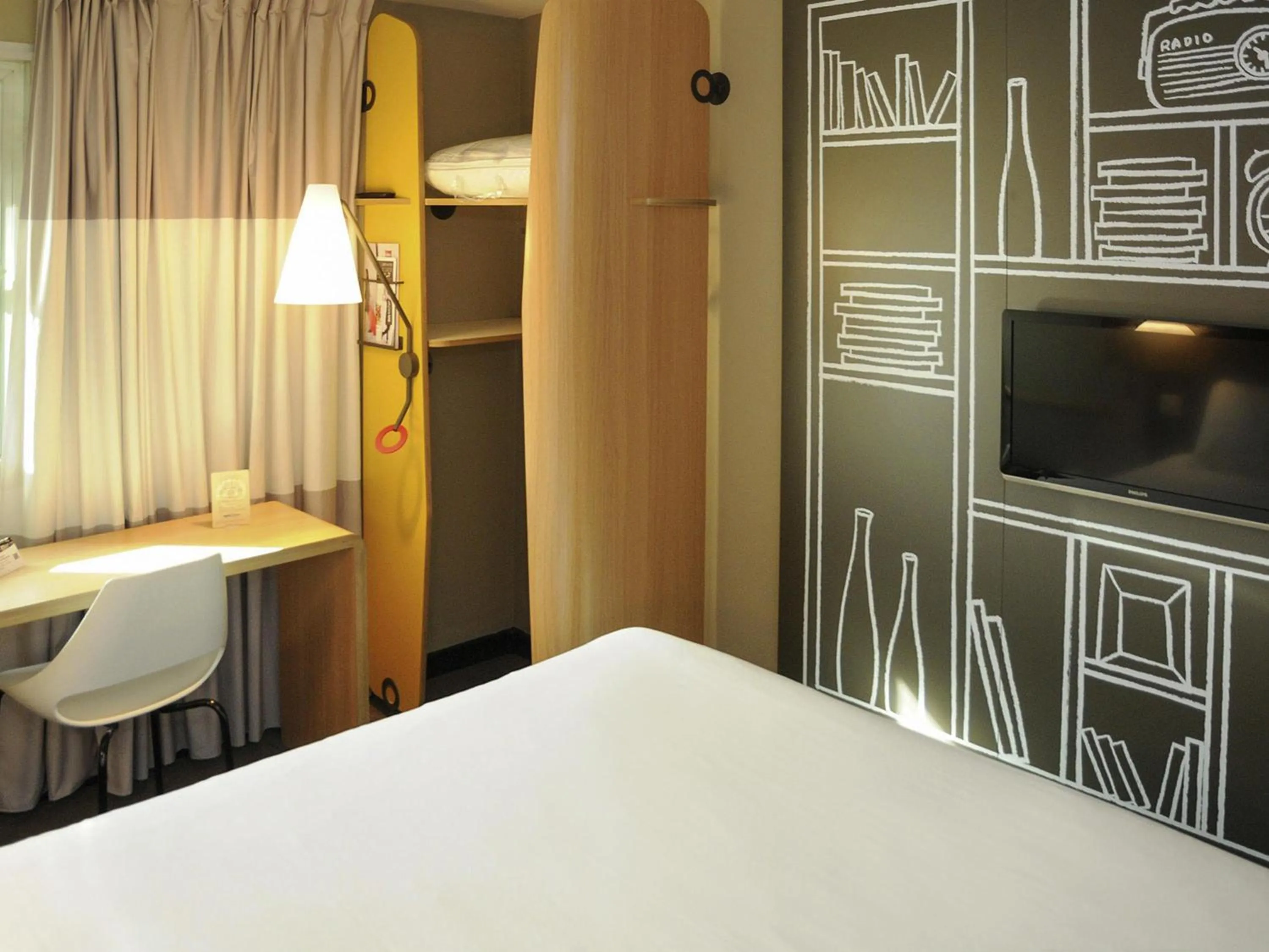 Bedroom, Bed in ibis Avignon Centre Gare