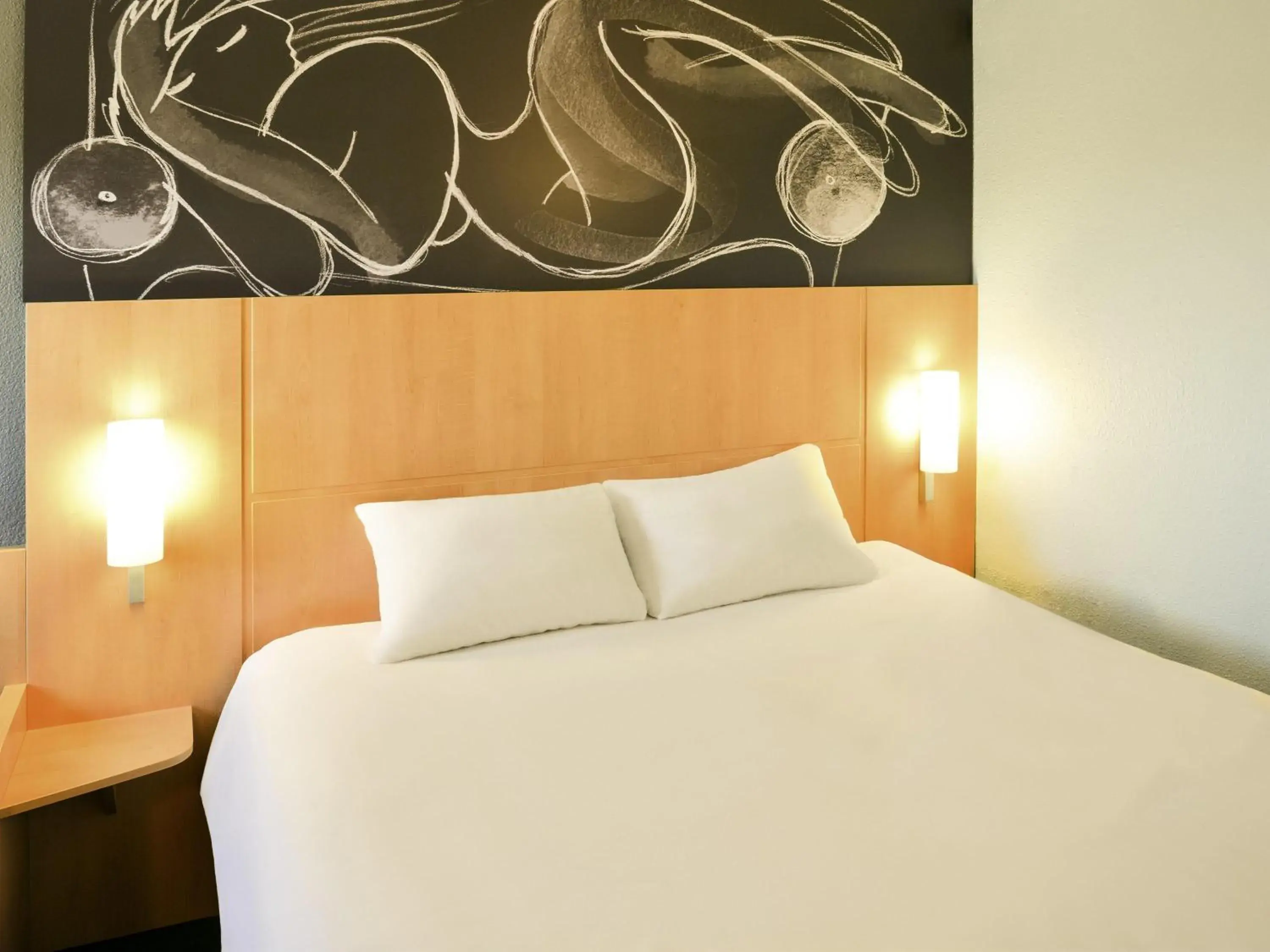 Bedroom, Bed in ibis Avignon Centre Gare Bedroom, Bed in ibis Avignon Centre Gare