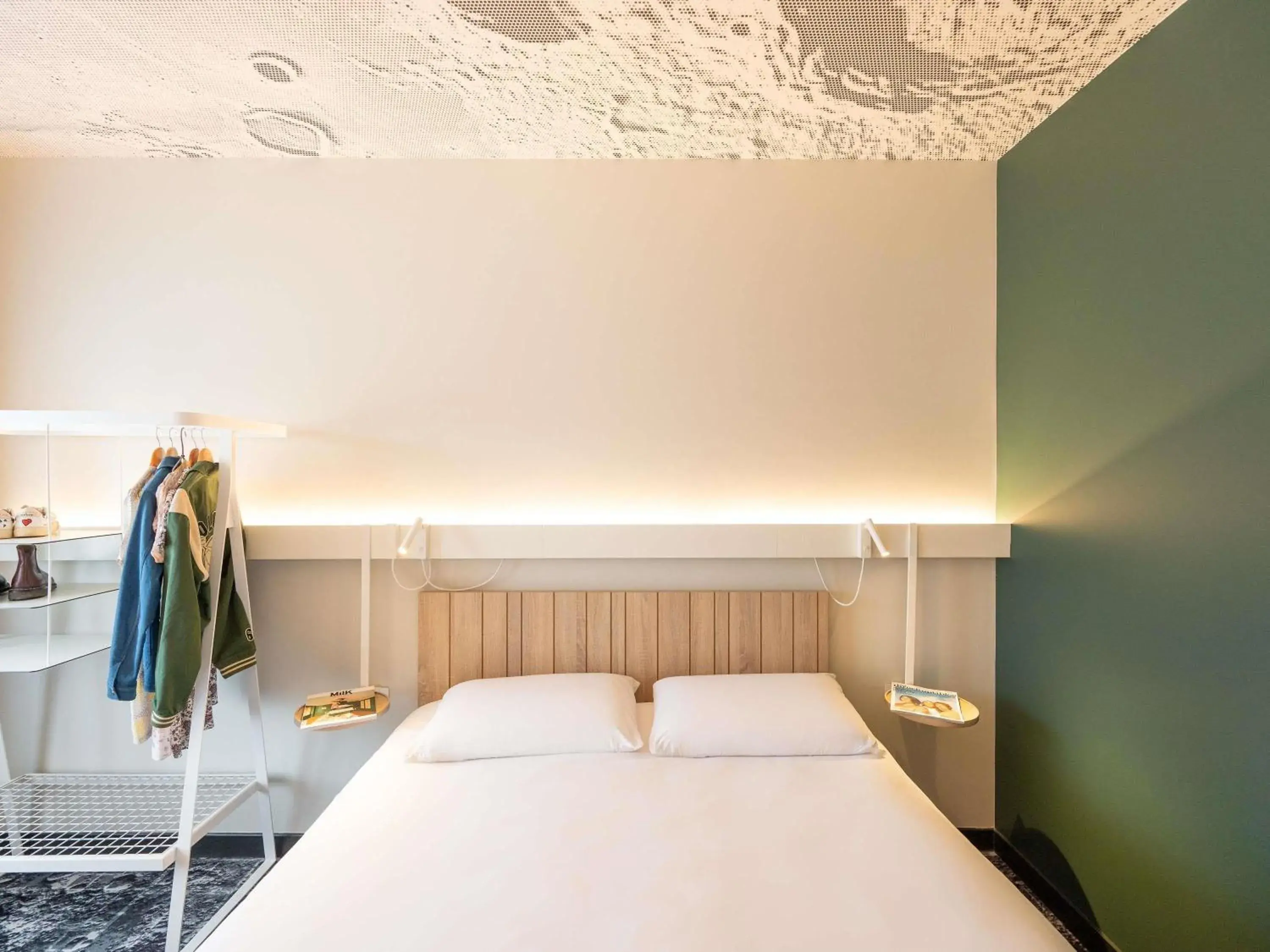 Bedroom, Bed in ibis Lyon Centre Perrache Bedroom, Bed in ibis Lyon Centre Perrache