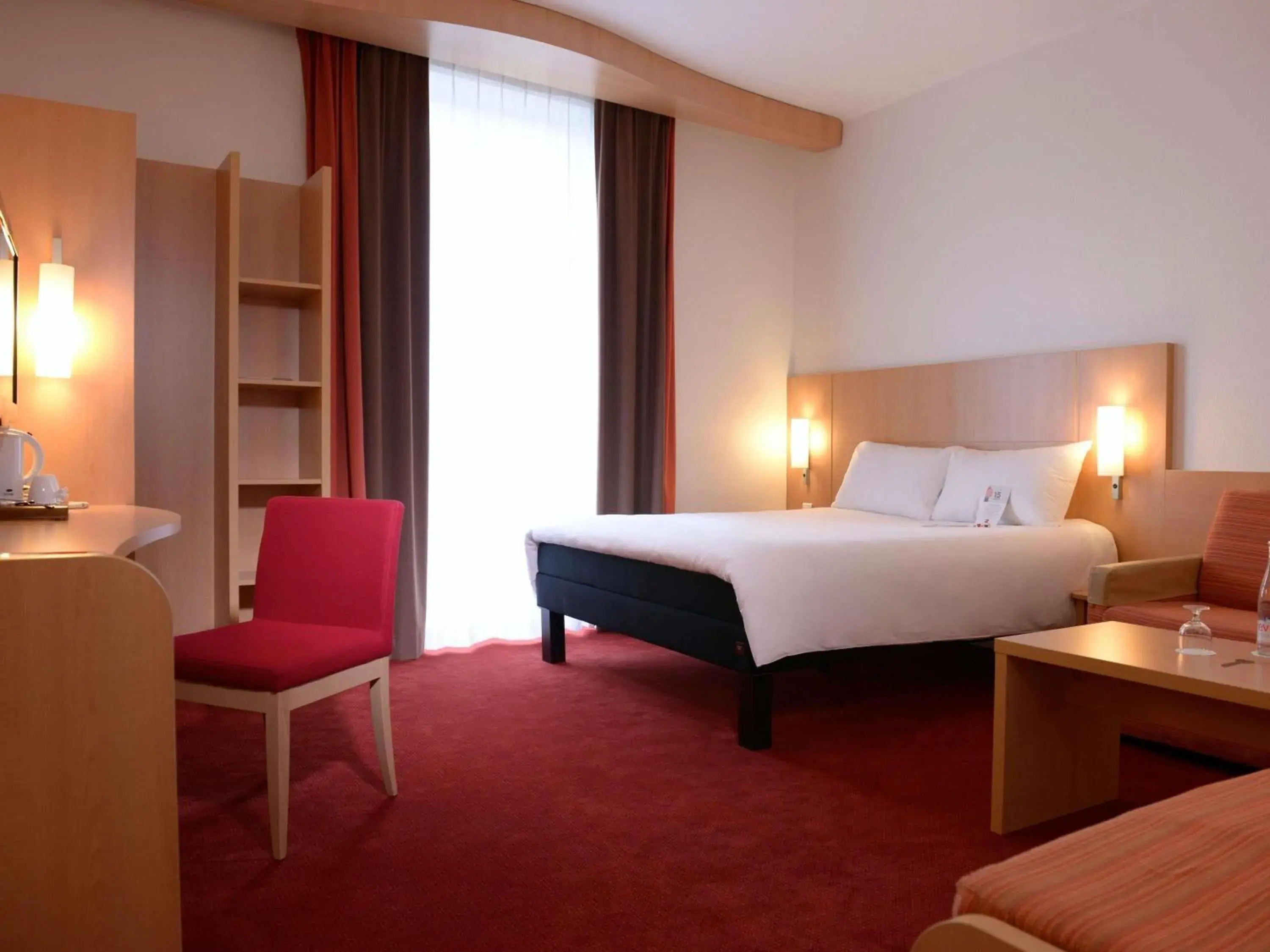 Bedroom, Bed in ibis Lyon Centre Perrache Bedroom, Bed in ibis Lyon Centre Perrache