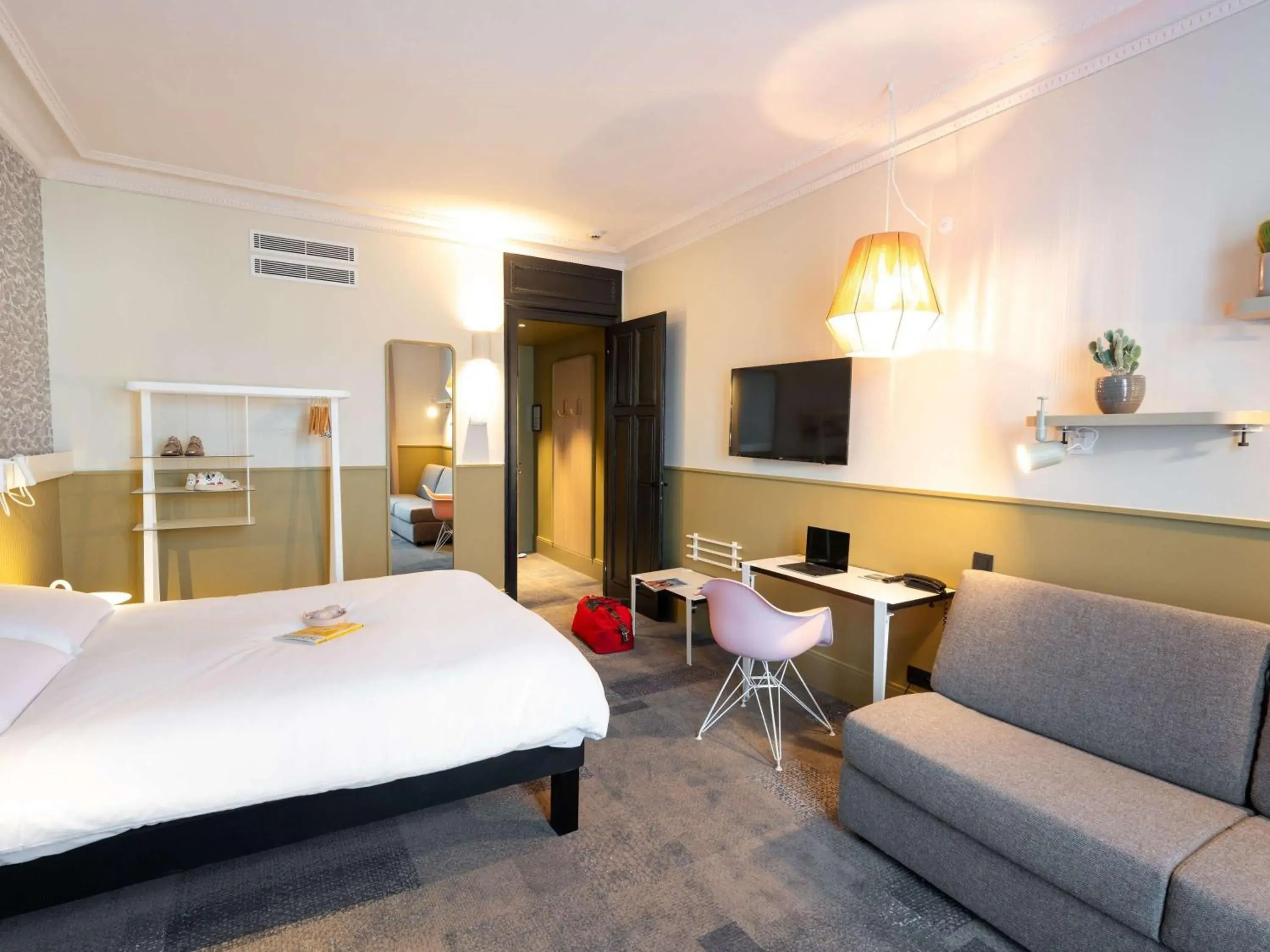Bedroom, Bed in ibis Lyon Centre Perrache Bedroom, Bed in ibis Lyon Centre Perrache