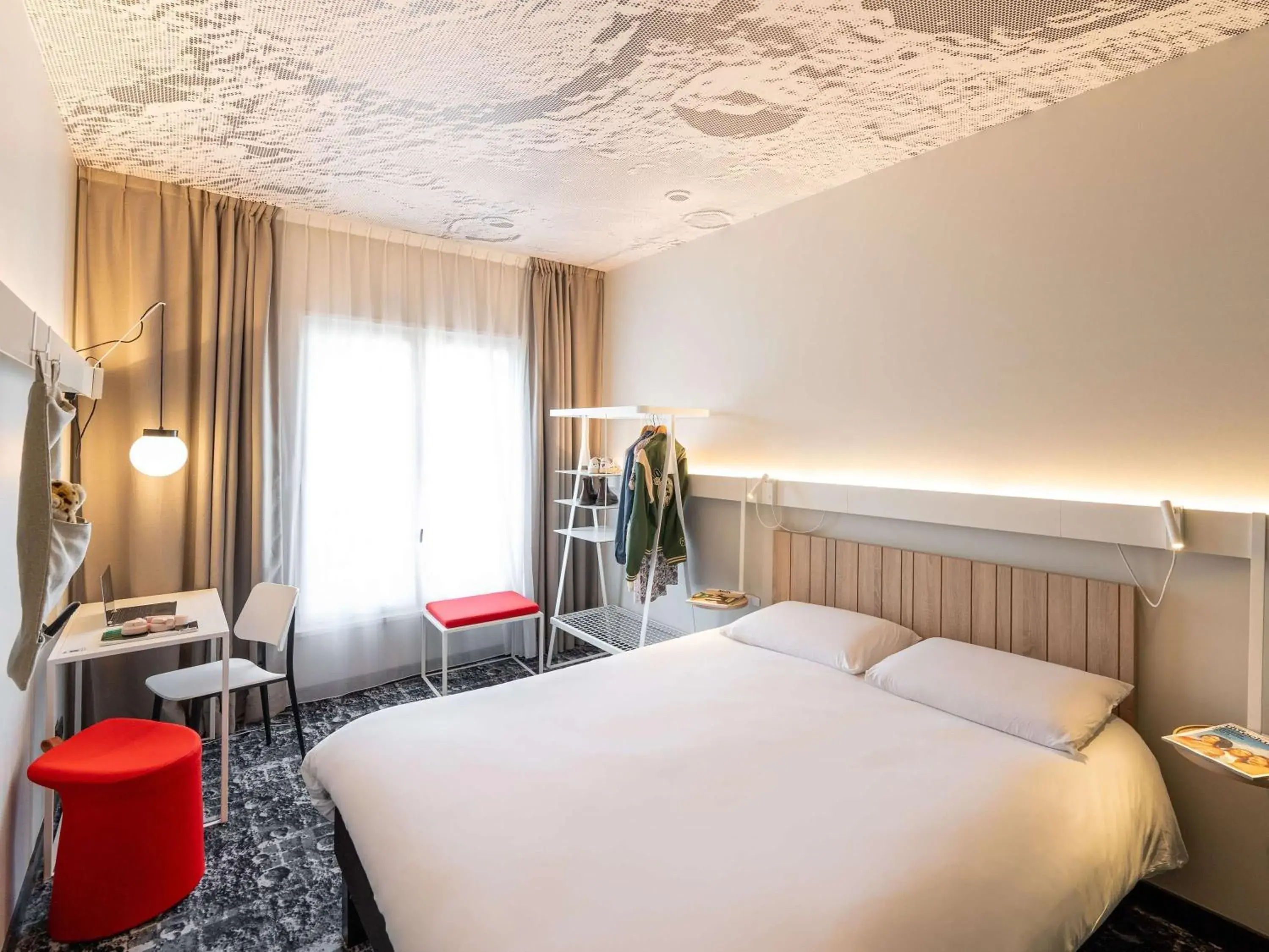Bedroom, Bed in ibis Lyon Centre Perrache Bedroom, Bed in ibis Lyon Centre Perrache