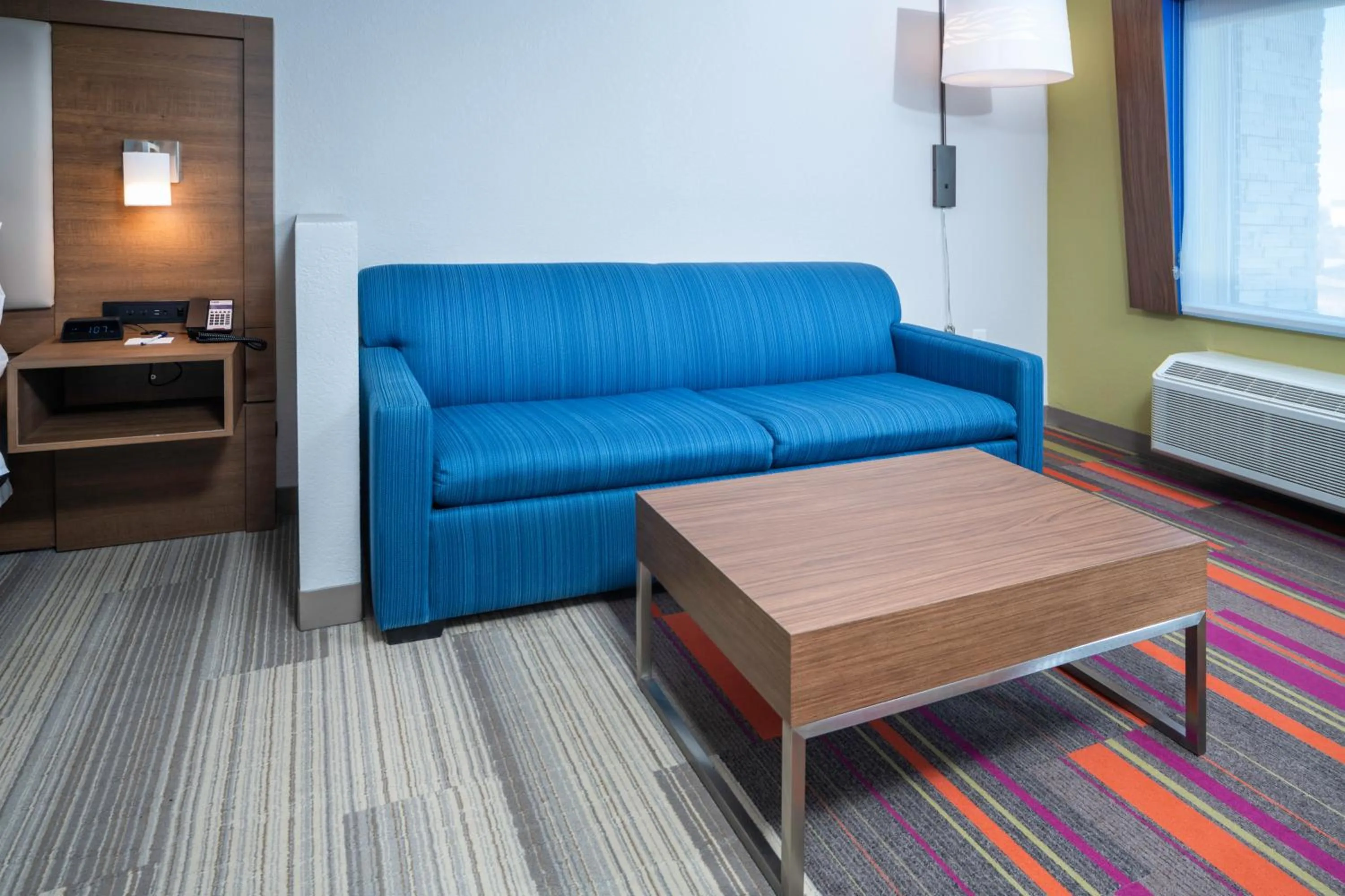 Seating area in Holiday Inn Express & Suites - Florence - Cincinnati Airport by IHG