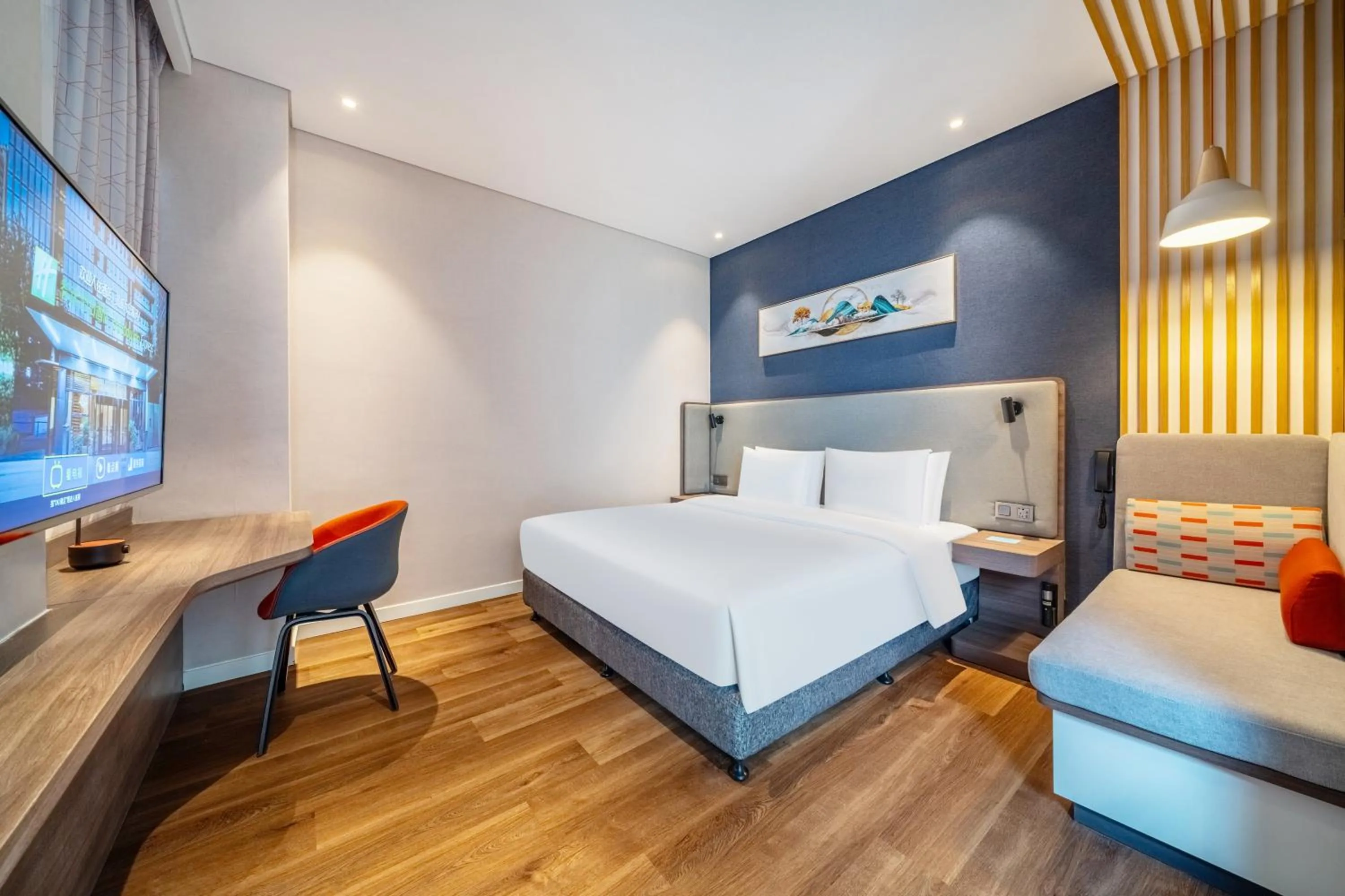 Bed in Holiday Inn Express Hangzhou Binjiang Aoti by IHG