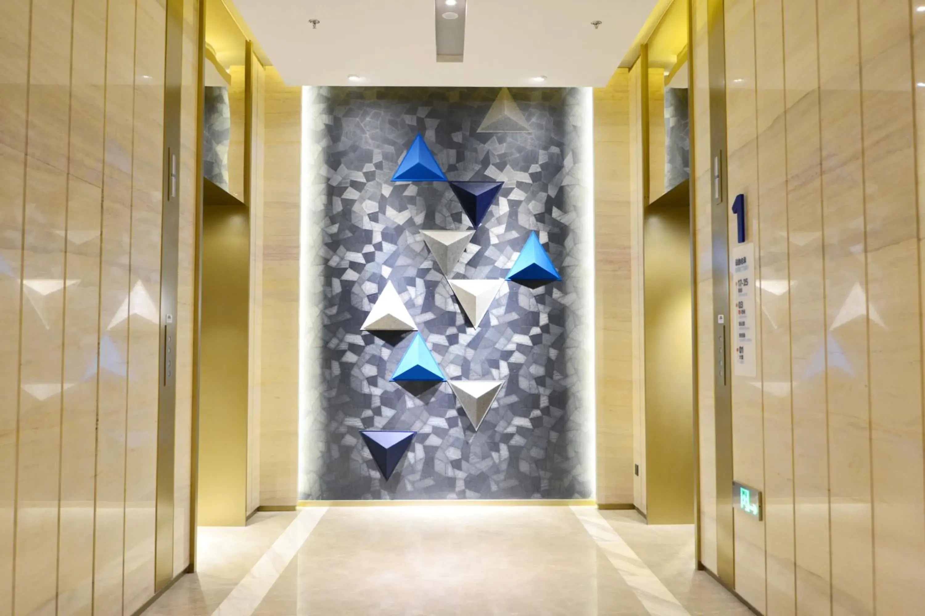Lobby or reception in Holiday Inn Express Hangzhou Binjiang Aoti by IHG Lobby or reception in Holiday Inn Express Hangzhou Binjiang Aoti by IHG
