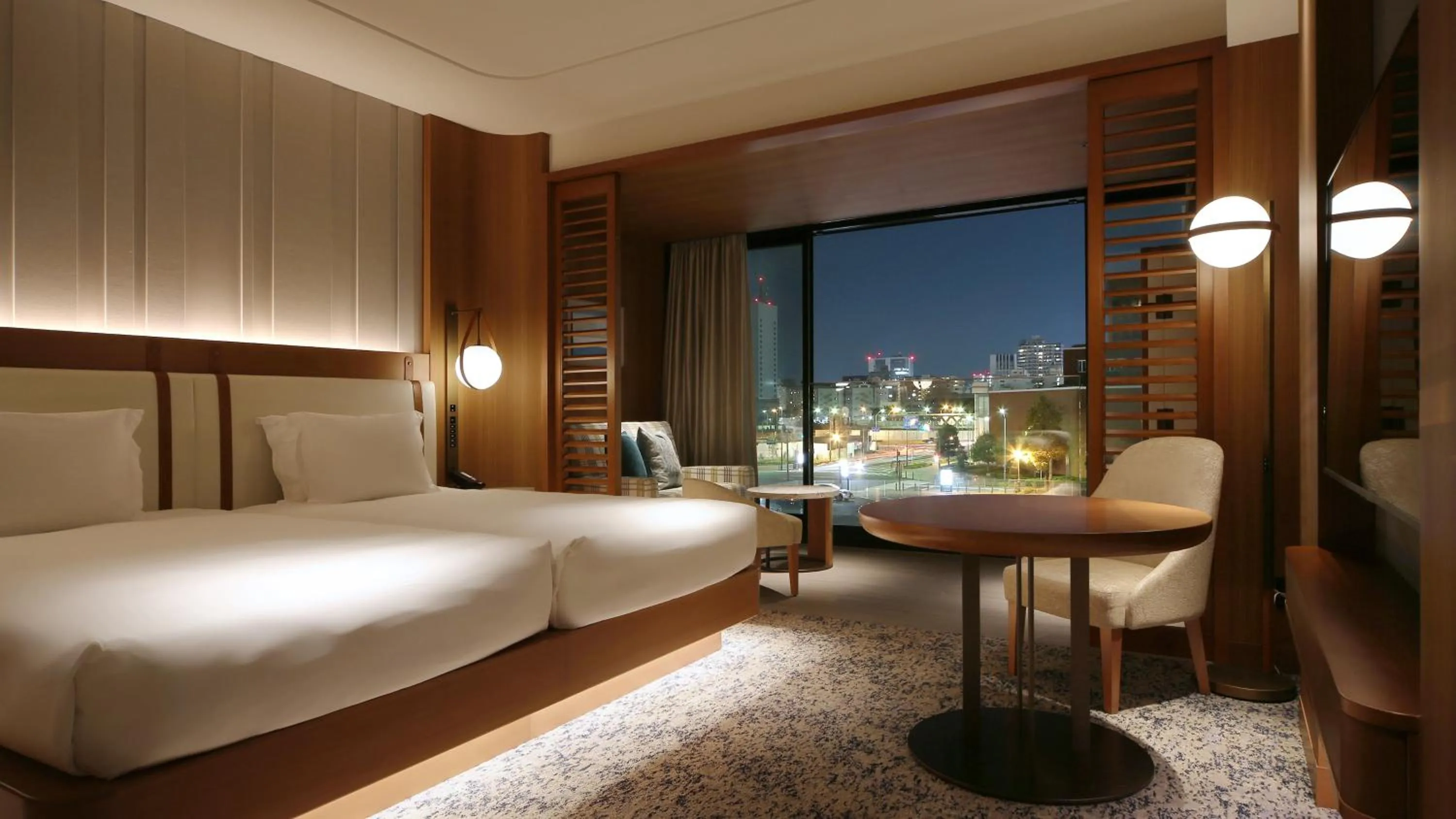 Photo of the whole room, Bed in InterContinental Yokohama Pier 8 by IHG