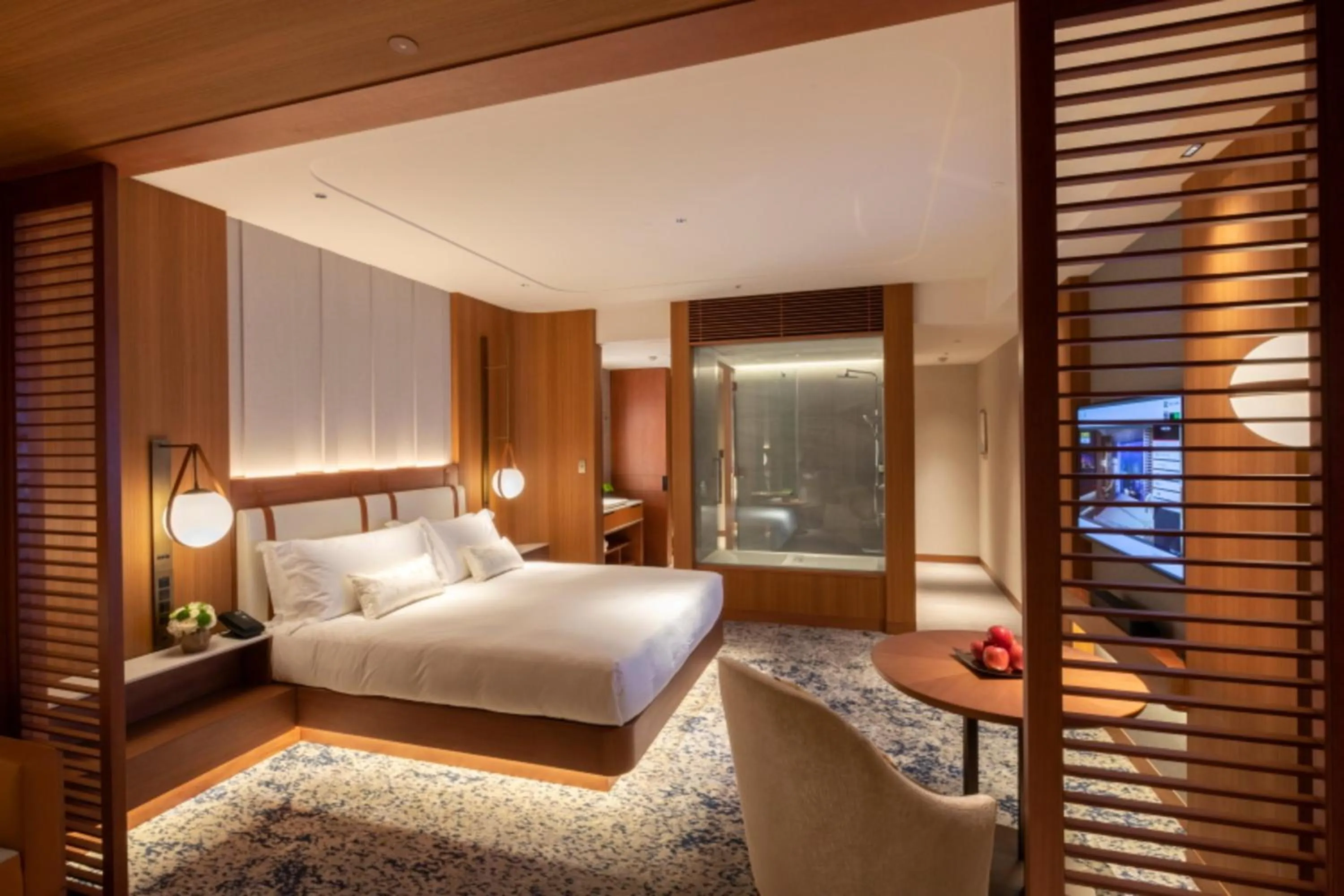 Photo of the whole room, Bed in InterContinental Yokohama Pier 8 by IHG