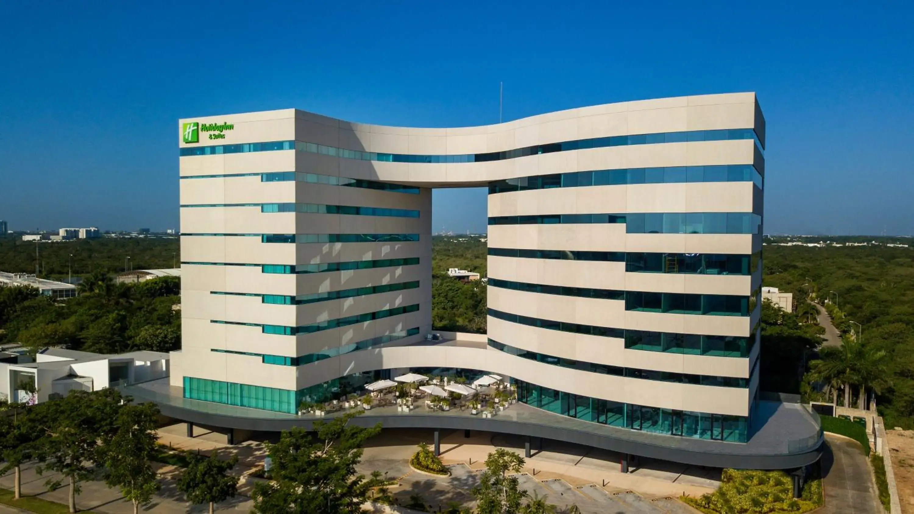 Property building in Holiday Inn & Suites - Merida La Isla by IHG Property building in Holiday Inn & Suites - Merida La Isla by IHG