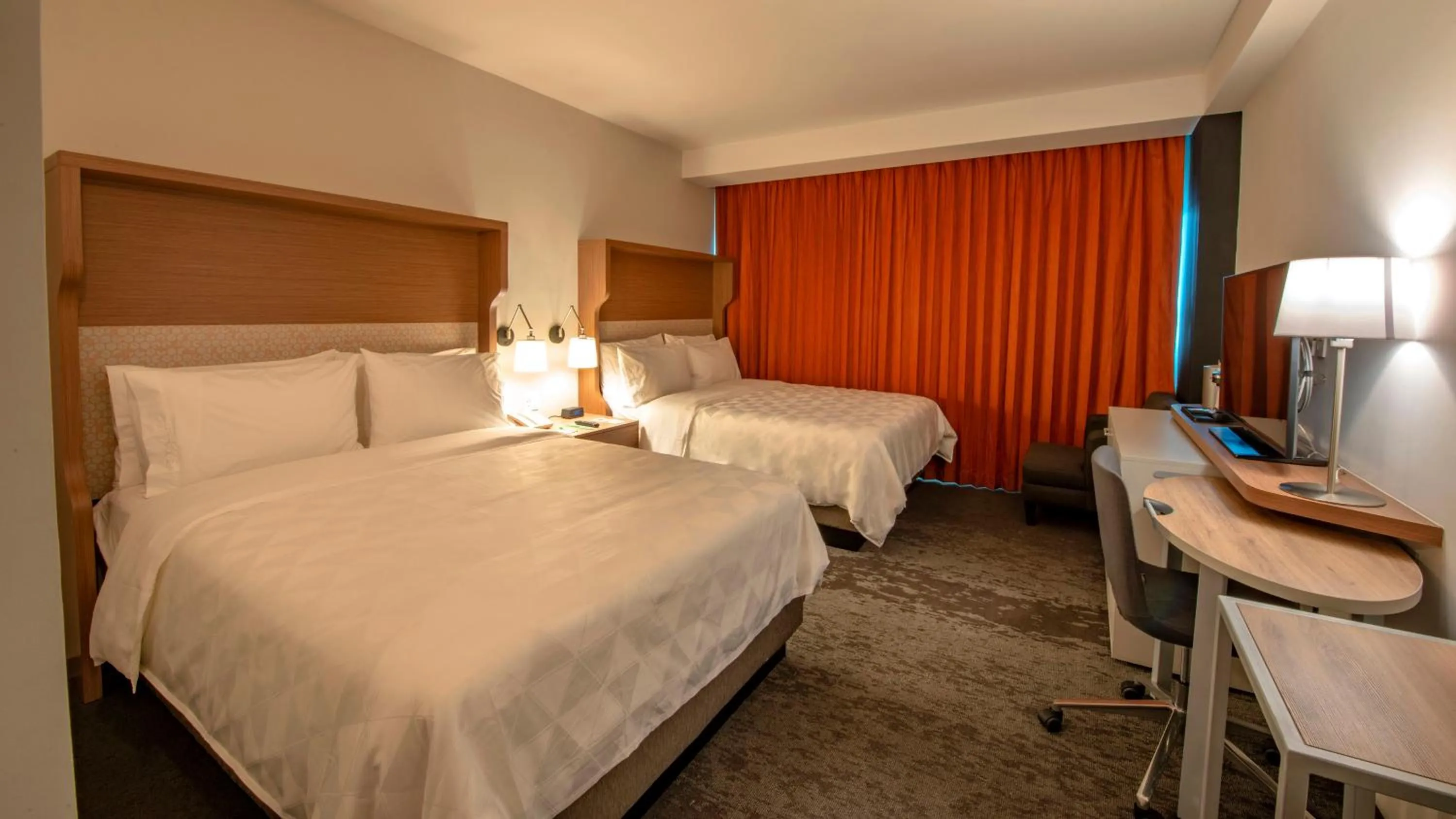Photo of the whole room, Bed in Holiday Inn & Suites - Merida La Isla by IHG