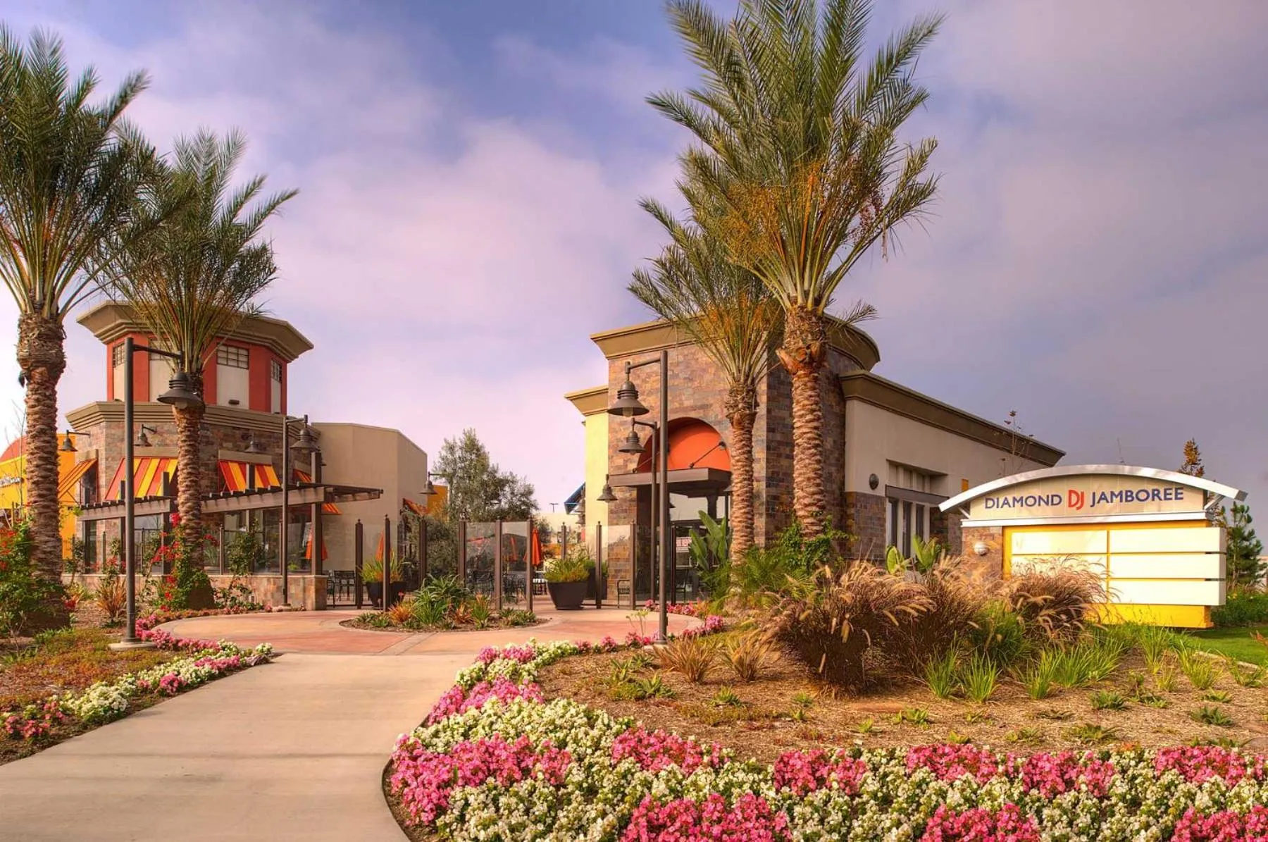 Restaurant/places to eat in Staybridge Suites Irvine - John Wayne Airport by IHG