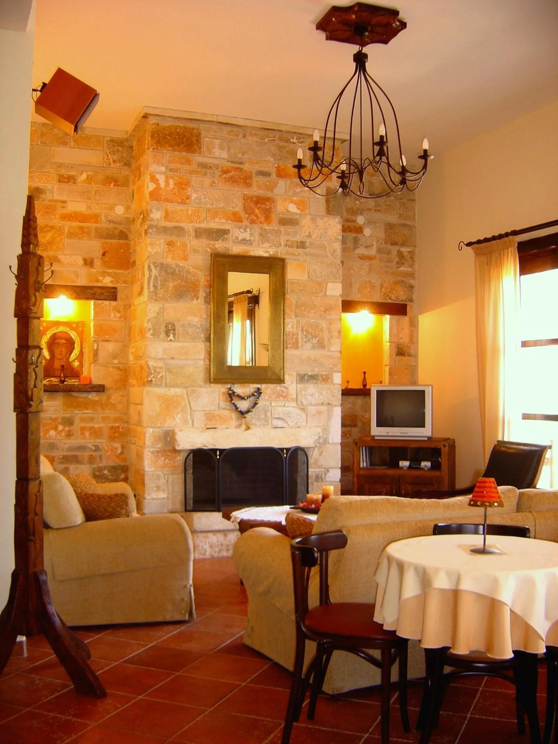 Communal lounge/ TV room in Petrini Gonia