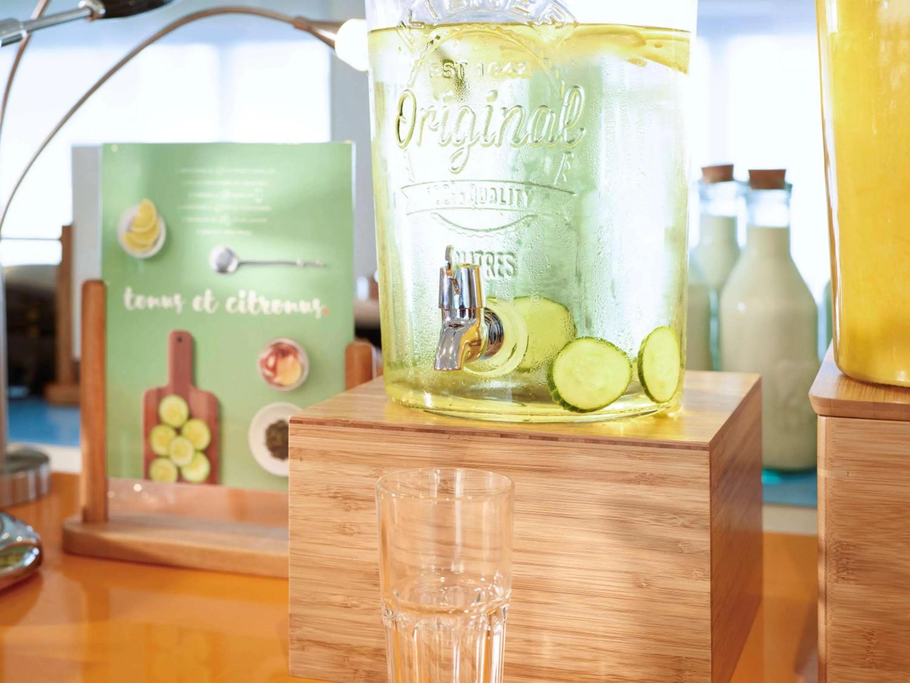 Restaurant/places to eat in Novotel Nice Centre Vieux Nice