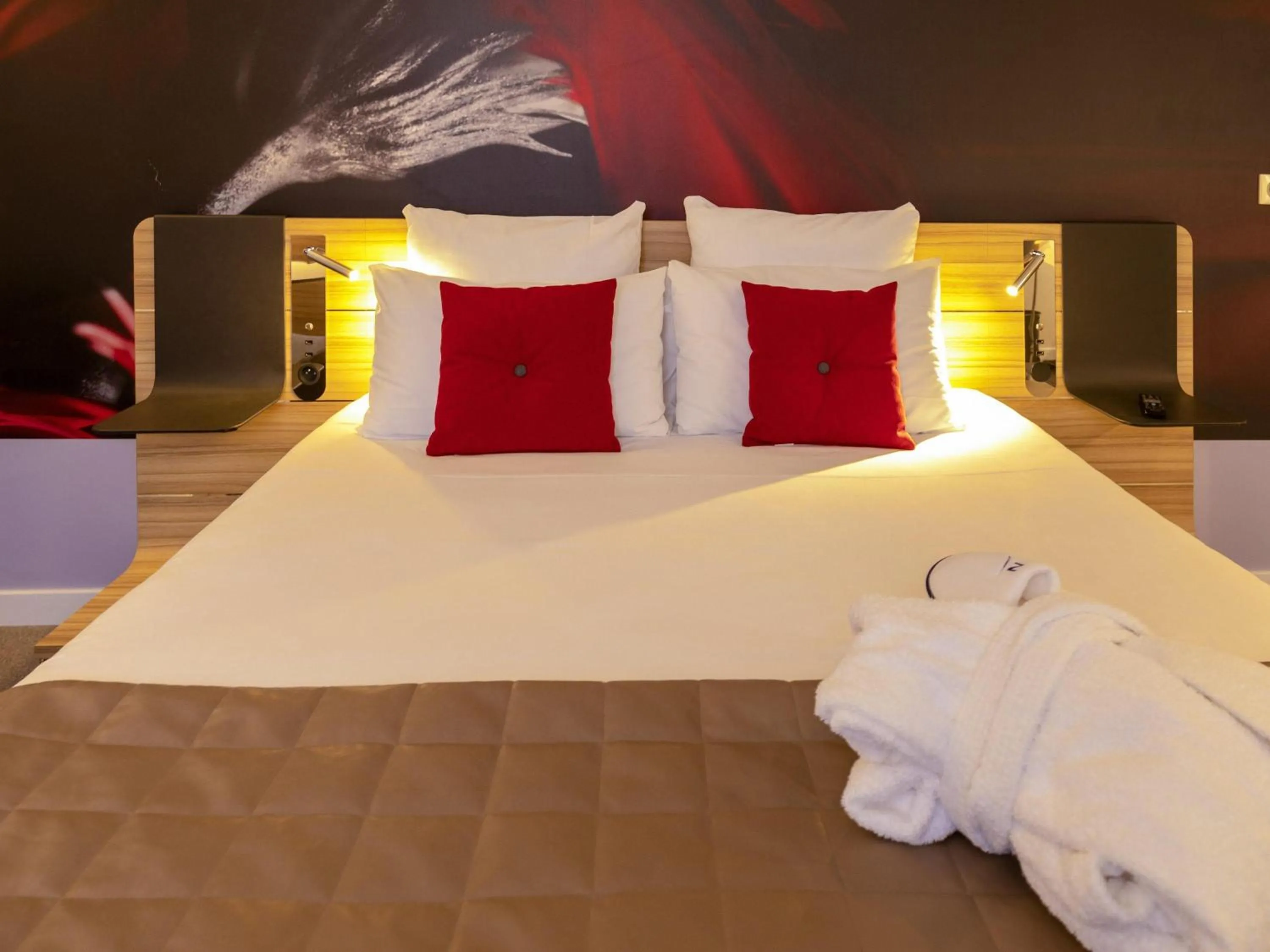 Bedroom, Bed in Novotel Nice Centre Vieux Nice