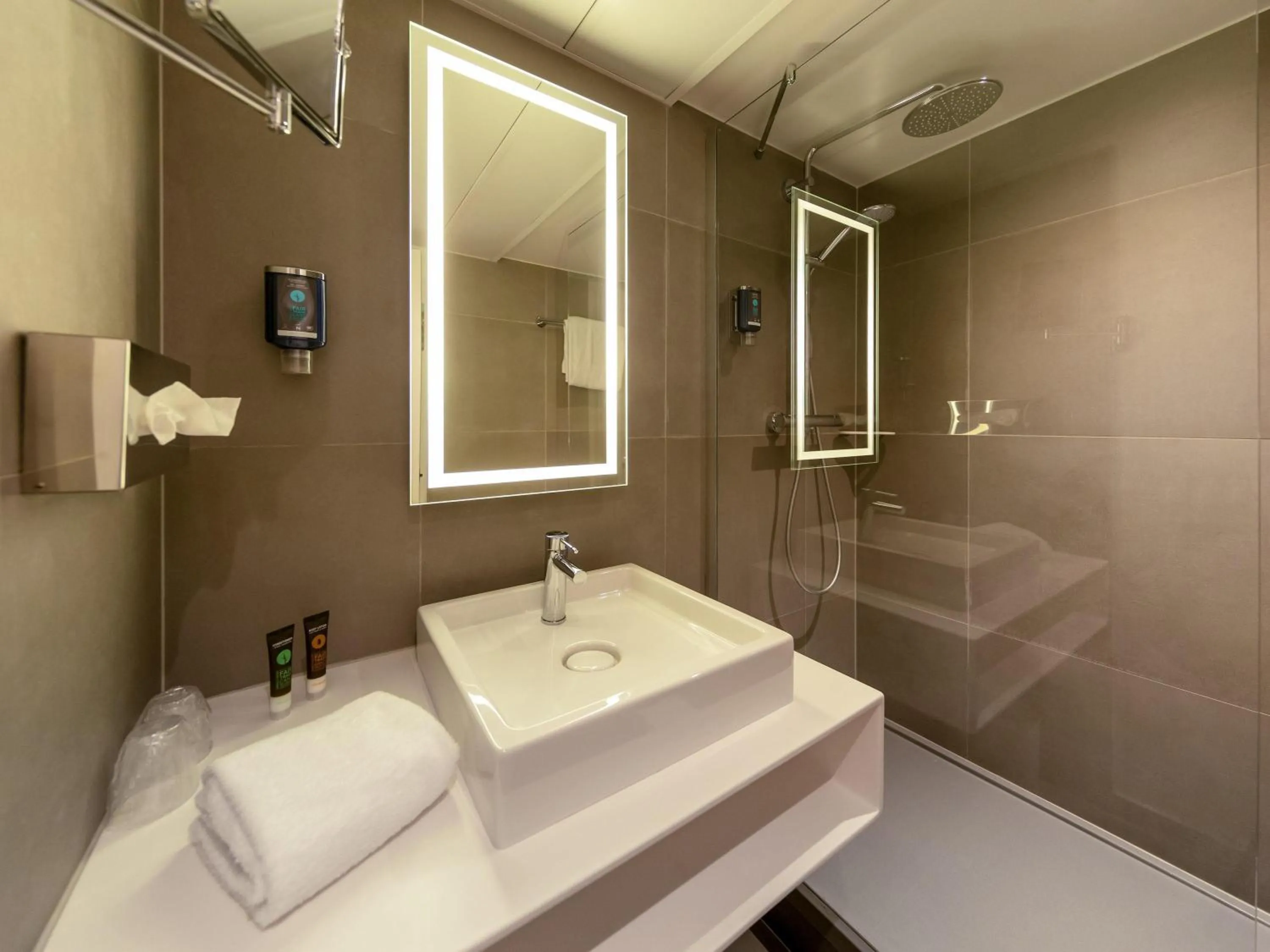 Bedroom in Novotel Nice Centre Vieux Nice